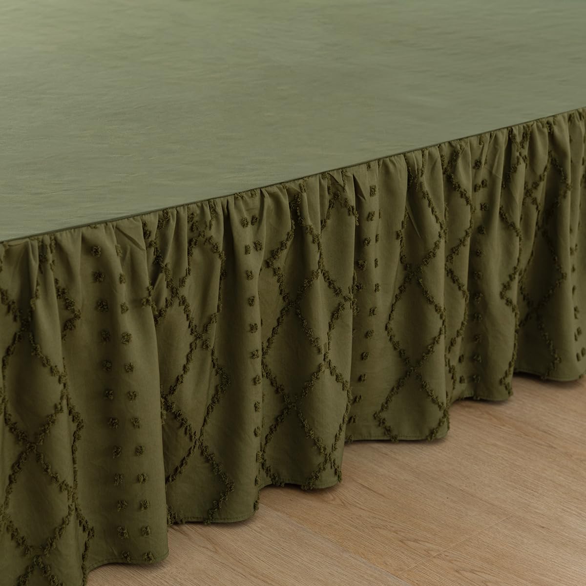Bed Skirt Full Size Ruffled Bed Skirt with Split Corners, 18 Inch Drop Dust Ruffle Bed Skirts with Platform, Boho Tufted Shabby Chic Full Size Bed Skirts, Olive Green