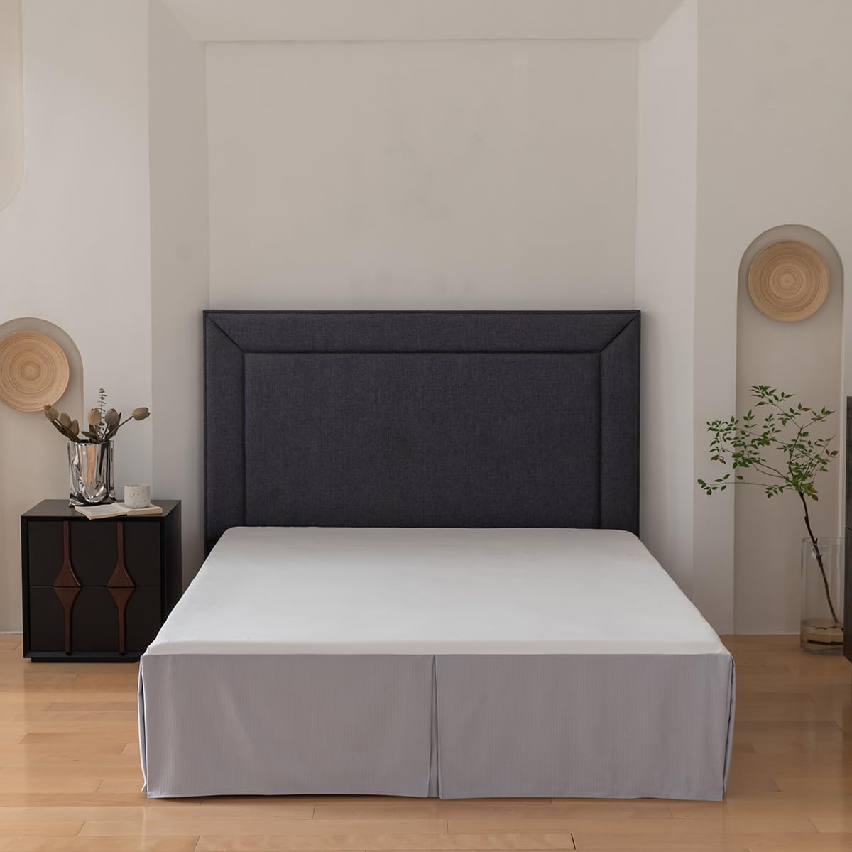 King Bed Skirt, Grid Plaid Soft Quadruple Pleated Ruffle Bed Skirt, Tailored Dust Ruffle 14 Inch Drop Easy Fit, Machine Washable (Silver Grey)