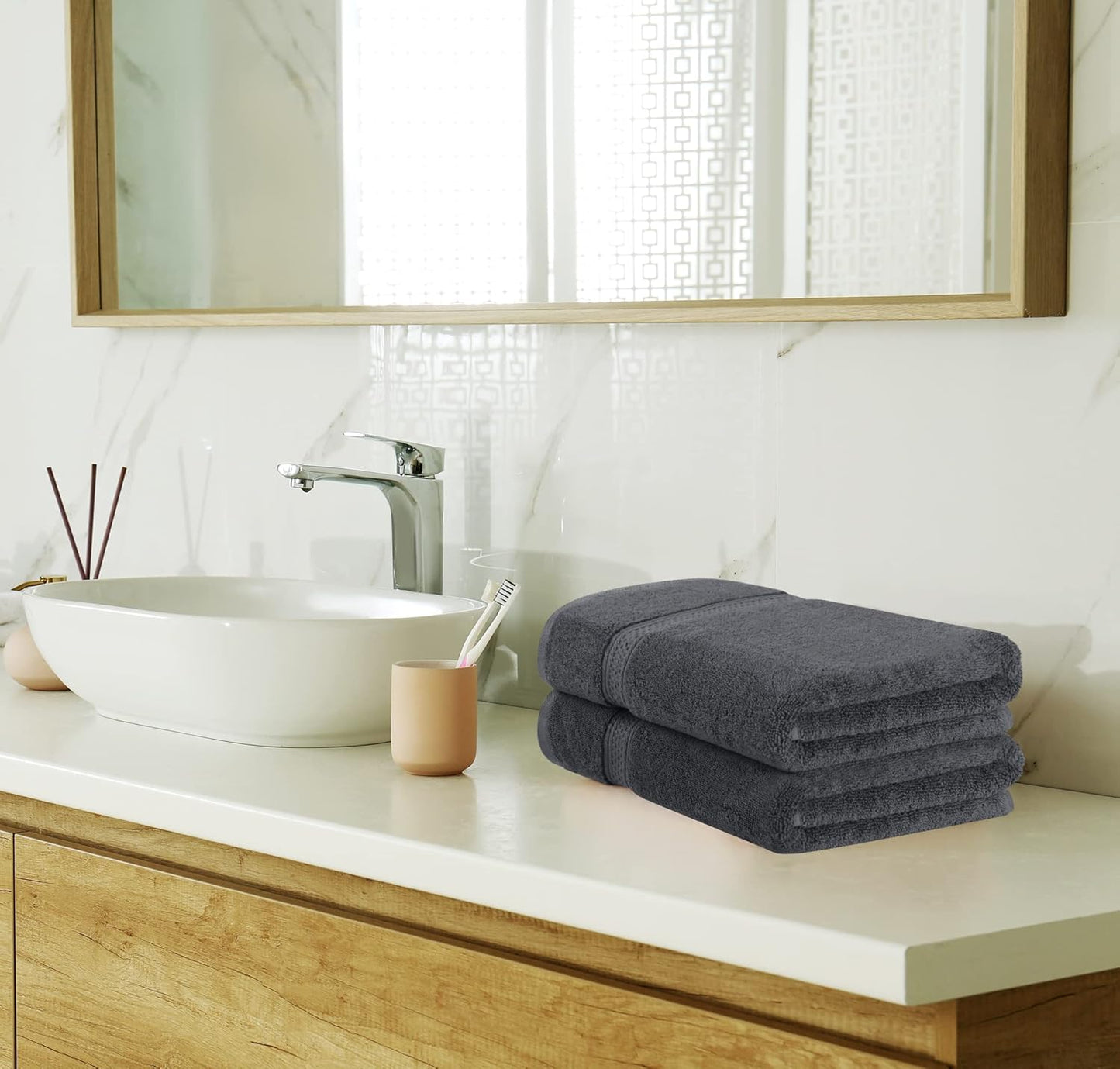 Utopia Towels 8 Piece Premium Towel Set, 2 Bath, 2 Hand, and 4 Wash Cloths, 600 GSM 100% Ring Spun Cotton, Highly Absorbent Towels for Bathroom, Gym, Hotel, and Spa, Grey