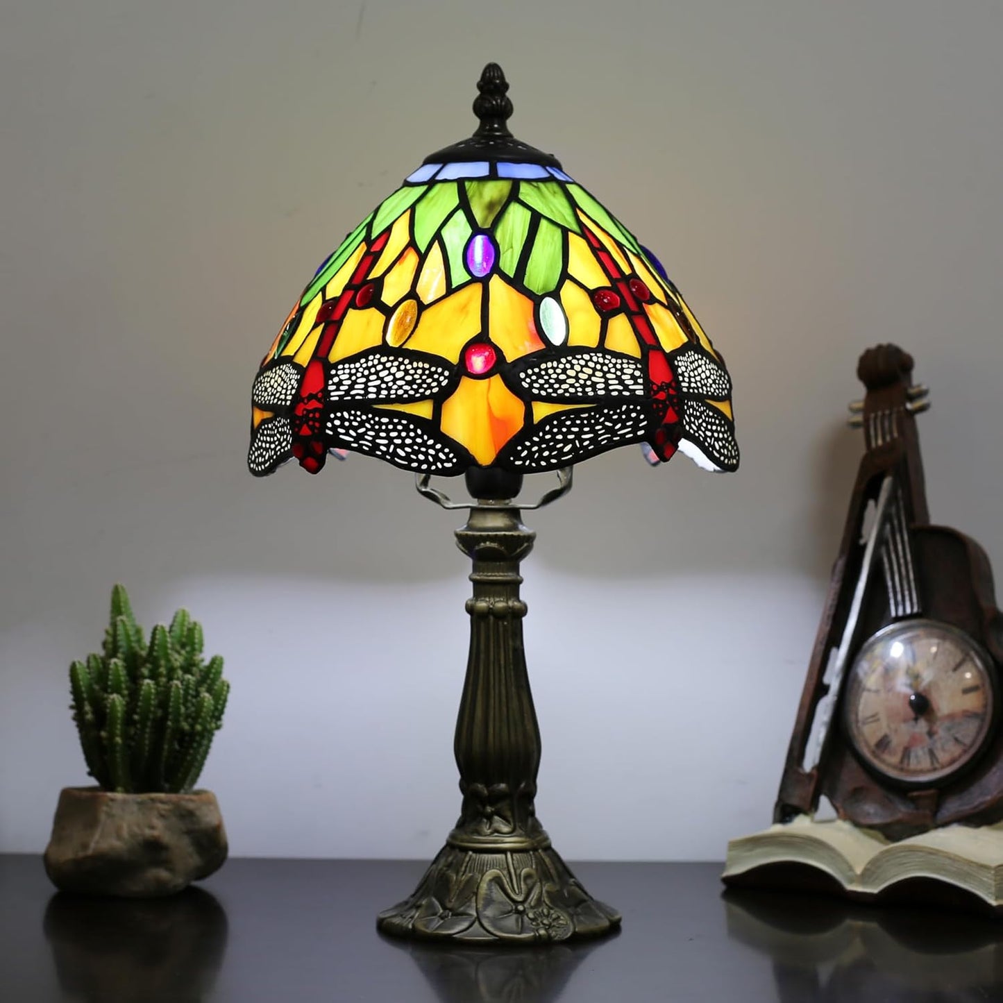 Tiffany Table lamp 8-inch Small Stained Glass lamp in a Vintage Dragonfly Pattern Style can be Used as a Decoration for The Living Room Bedside in The Bedroom or Desk