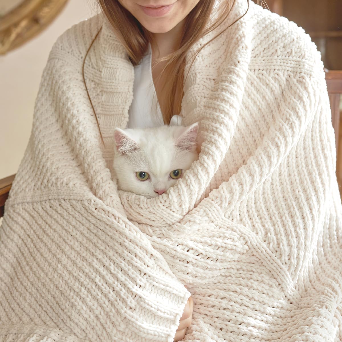 Amélie Home Chevron Chenille Knit Throw Blanket for Couch, Cozy Texture Decorative Soft Blanket for Sofa & Chair, 60"x80", Ivory