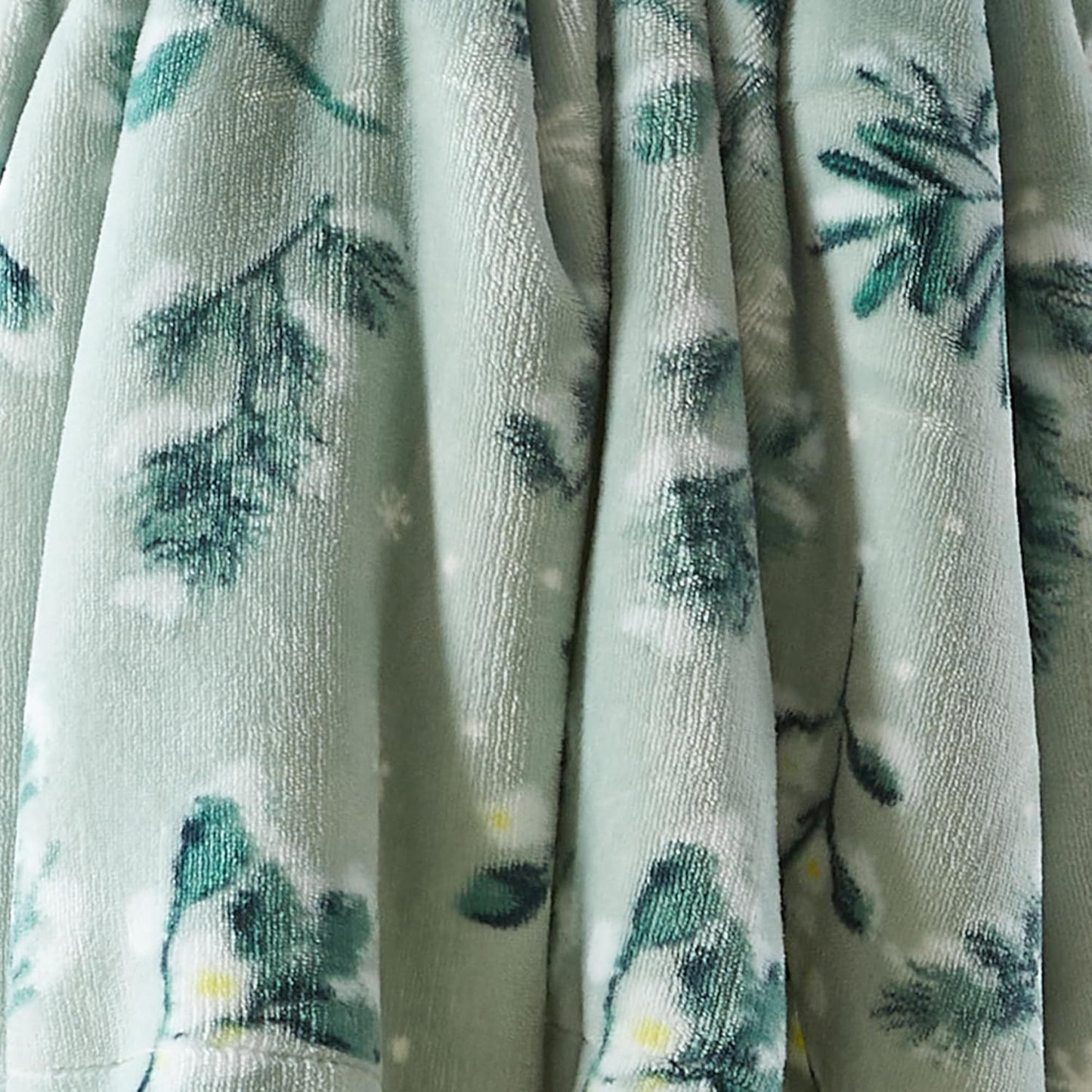 Fleece/Sherpa Throw Blanket - Super Soft Printed Blanket for Couch, Chair, or Bed - Cozy, Luxurious Plush Throw Blanket - Throw 50" x 60", Snowy Botanical