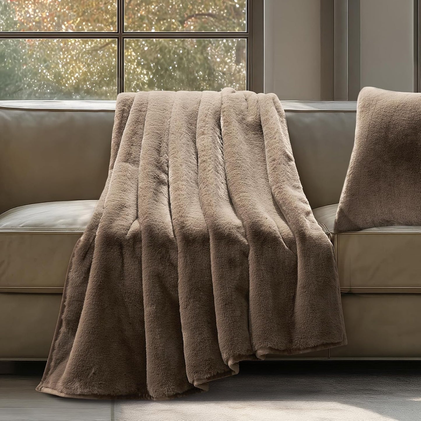 EVERGRACEHOME Ultra Soft Luxury Fluffy Mink Faux Fur Throw Blanket, Thick Warm Fall Winter Blankets for Bed, Couch, Cozy Plush Reversible Blanket for Chair, Sofa (Natural Tan, 60"x80")