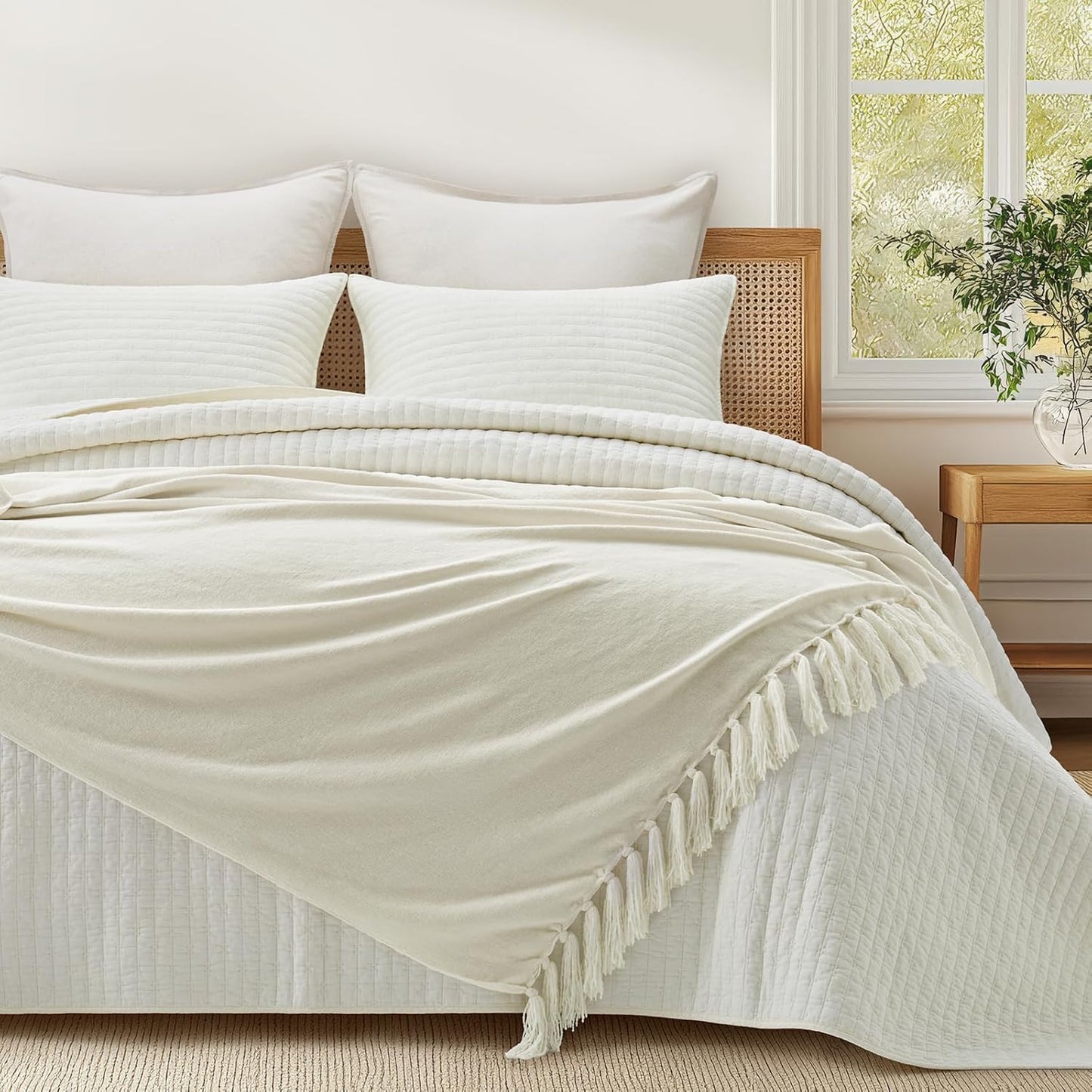 EverGrace Soft Chenille Throw Blanket for Couch, Cozy Plush Fuzzy Decorative Chenille Knit Throw Blanket with Tassels, Lightweight Blanket and Throws for Bed Sofa Gift Home Decor, Ivory White 50"x60"