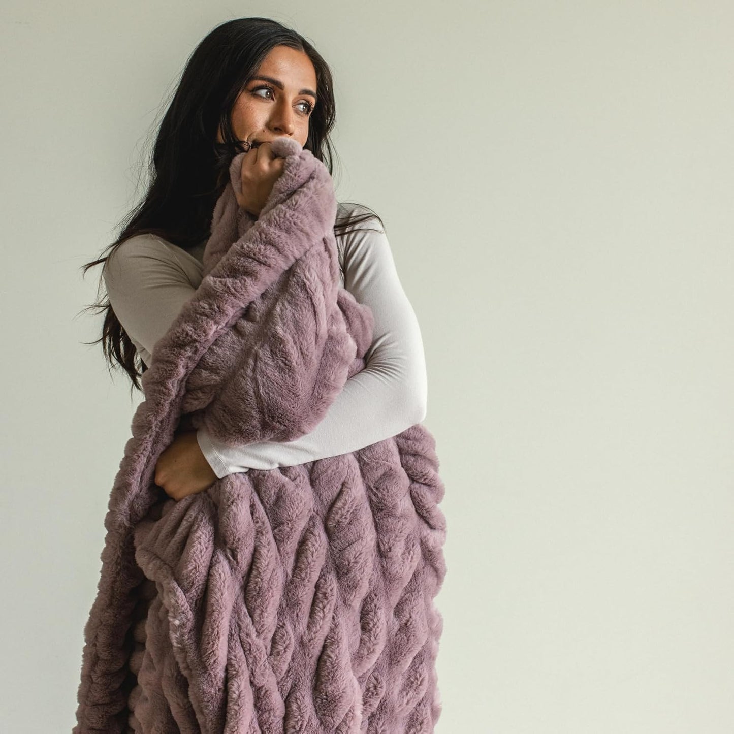 Minky Designs Violet Dream Minky Blanket – Ultra Soft Faux Fur Throw Blanket for Couch, Bed & Home – Fluffy, Warm & Luxurious – Chic Collection (Small, 30x36)