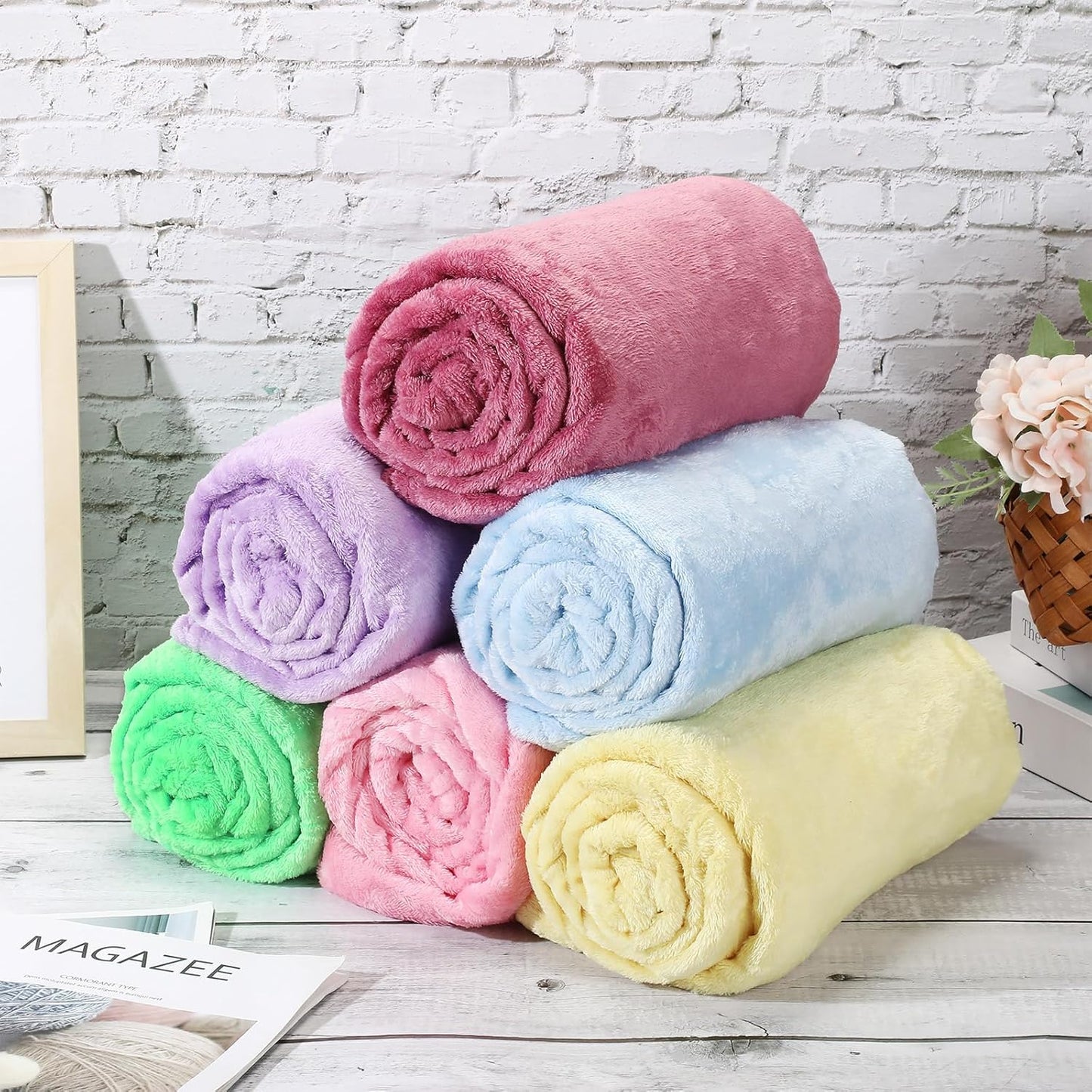 18 Pieces Fleece Blankets Bulk for Wedding 50 x 60 Inch Soft Lightweight Flannel Throw Blankets Bulk for Wedding Guests Home Outdoor Couch Sofa Bed Gifts(Multi Colors)