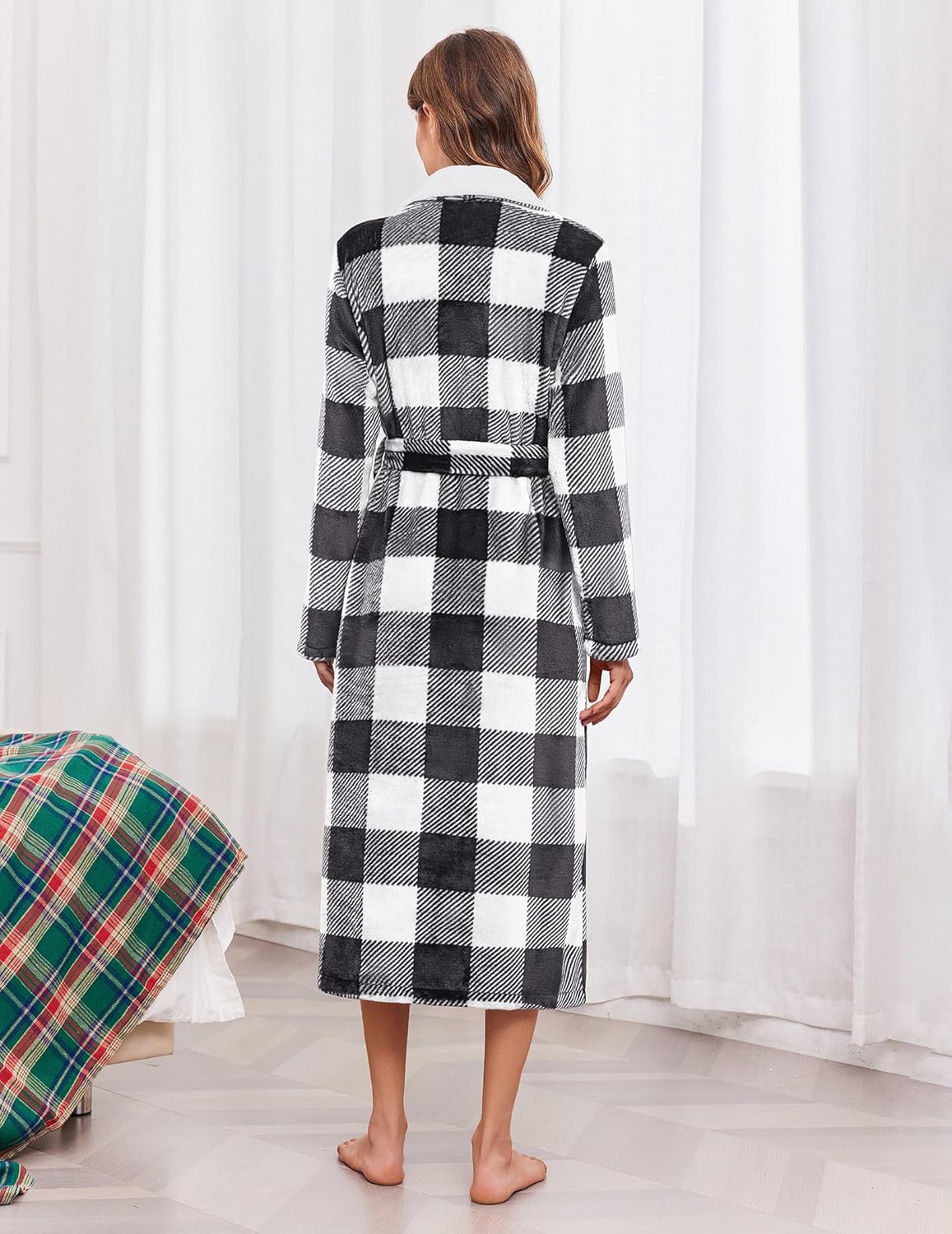 Ekouaer Women's Robe Long Plush Soft Bathrobe Jacquard Color Block Robes Shawl Collar Sleepwear with Pockets S-XXL