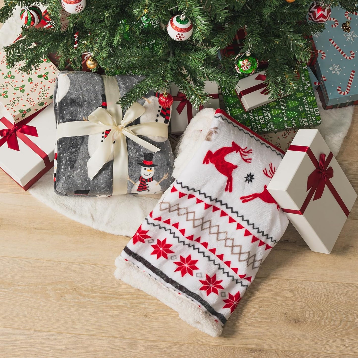 PAVILIA Premium Christmas Sherpa Throw Blanket | Christmas Decoration Gift, Fleece, Plush, Warm, Cozy Reversible Microfiber Holiday Blanket | White Reindeer - 50x60