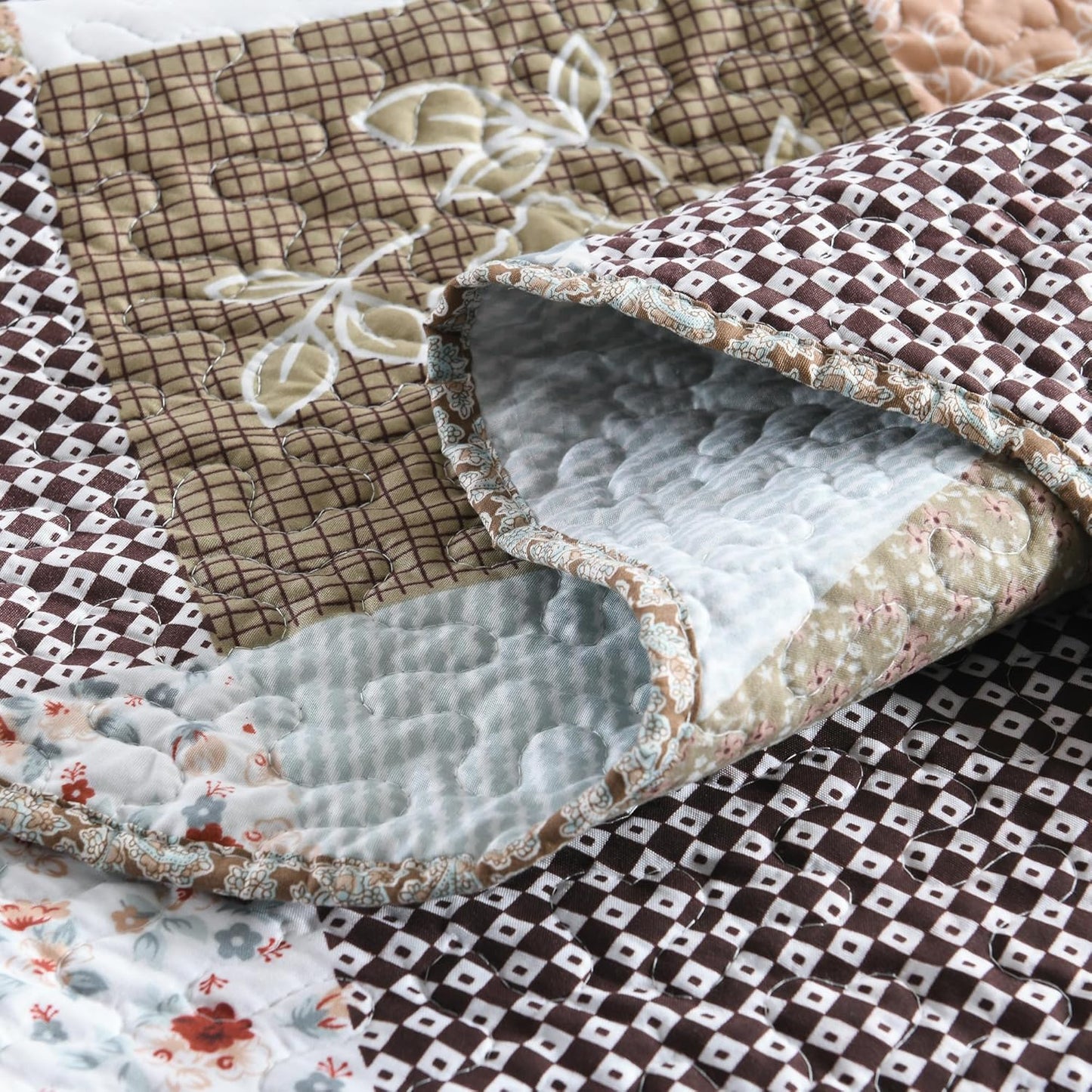 HoneiLife Quilt Set Queen Size - 3 Piece Microfiber Quilts Reversible Bedspreads Patchwork Coverlets Floral Bedding Set All Season Quilts,Mocha Rose-Queen/Full Size