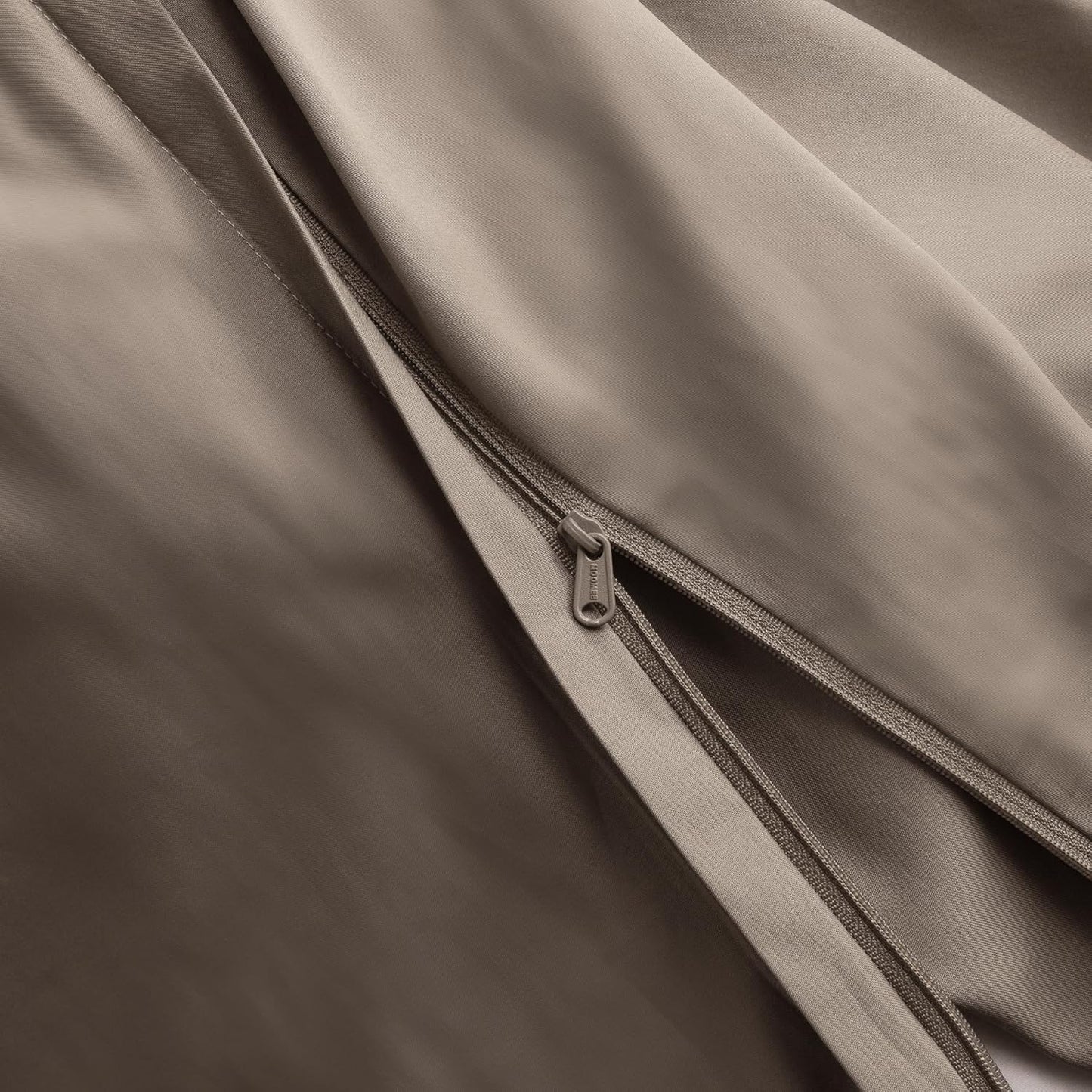 MooMee Duvet Cover Set 100% Extra Long Staple Cotton 600 Thread Count Silky Sateen Smooth Luxury Soft Breathable Durable Hotel Quality Bedding, 3 Pieces (Tannish Gray, King 104"x90")