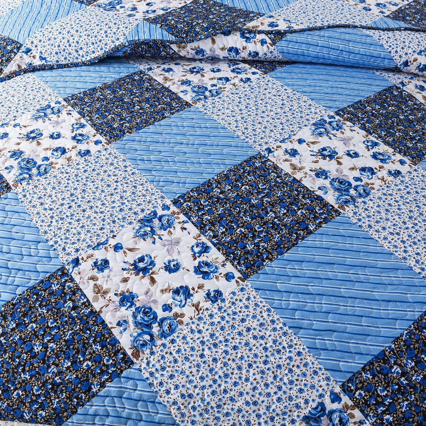 HoneiLife Quilt Set King Size - 3 Piece Microfiber Quilts Reversible Bedspreads Patchwork Coverlets Floral Bedding Set All Season Quilts with Blue and White Porcelain Pattern