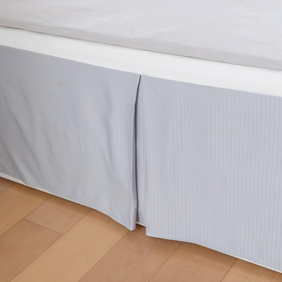 Queen Bed Skirt, Grid Plaid Soft Quadruple Pleated Ruffle Bed Skirt, Tailored Dust Ruffle 12 Inch Drop Easy Fit, Machine Washable (Silver Grey)
