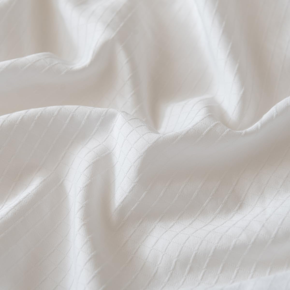 Queen Bed Skirt, Grid Plaid Soft Quadruple Pleated Ruffle Bed Skirt, Tailored Dust Ruffle 12 Inch Drop Easy Fit, Machine Washable (White)