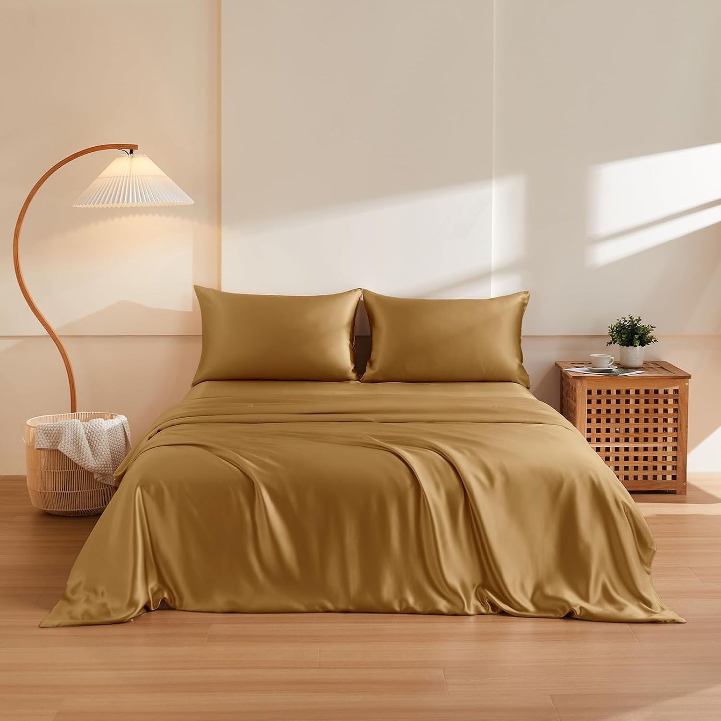 THXSILK 100% Pure Mulberry Silk Duvet Cover Set 3 Piece, 6A+ Grade Luxury Soft Bedding Silk Sheets for Hair and Skin, 1 Pcs Quilt/Comforter Cover with 2 Zippered Pillowcases (Metallic Gold, Queen)