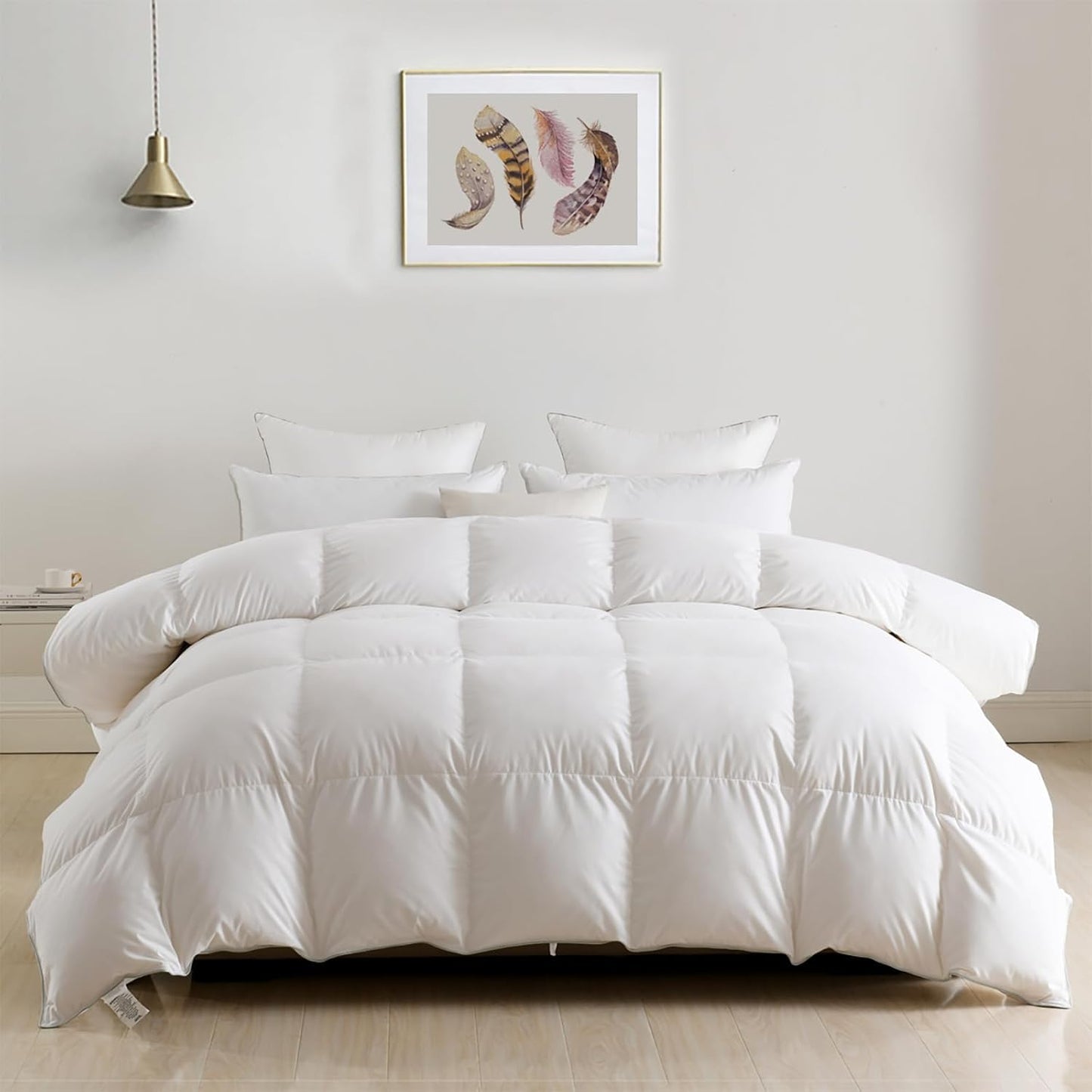 DWR Luxury Down Feather Fibers Comforter Full/Queen, Hotel-Style Fluffy Duvet Insert, Ultra-Soft Cotton Blend Fabric, High Fill Power 46oz Medium Weight for All Season(90x90, White)