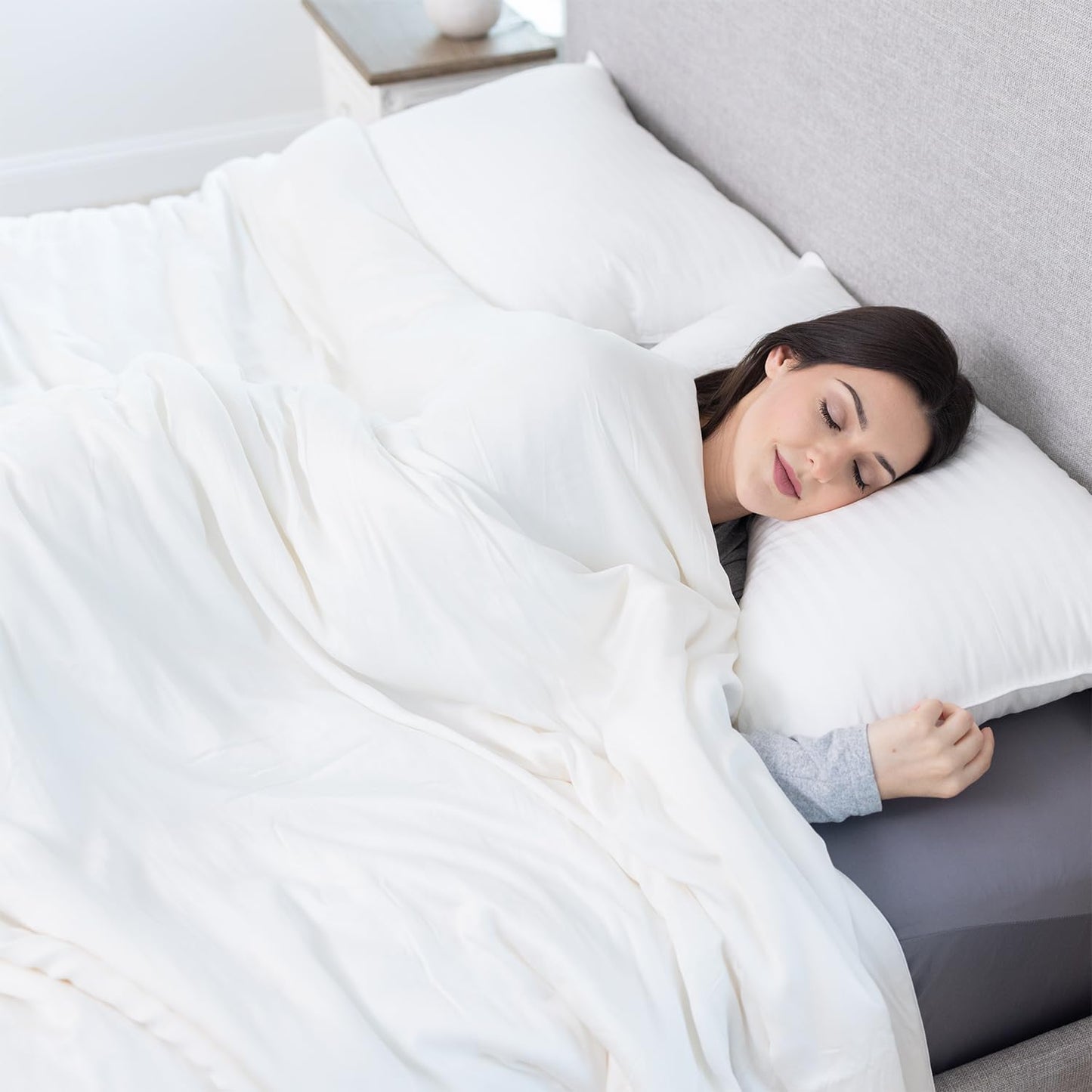 Globon Summer Comforter Queen Size,Luxurious Lightweight Blanket for Hot Sleepers,Natural Cooling Bamboo Viscose Shell,Organic Breathable Fill, Double Stitch,White
