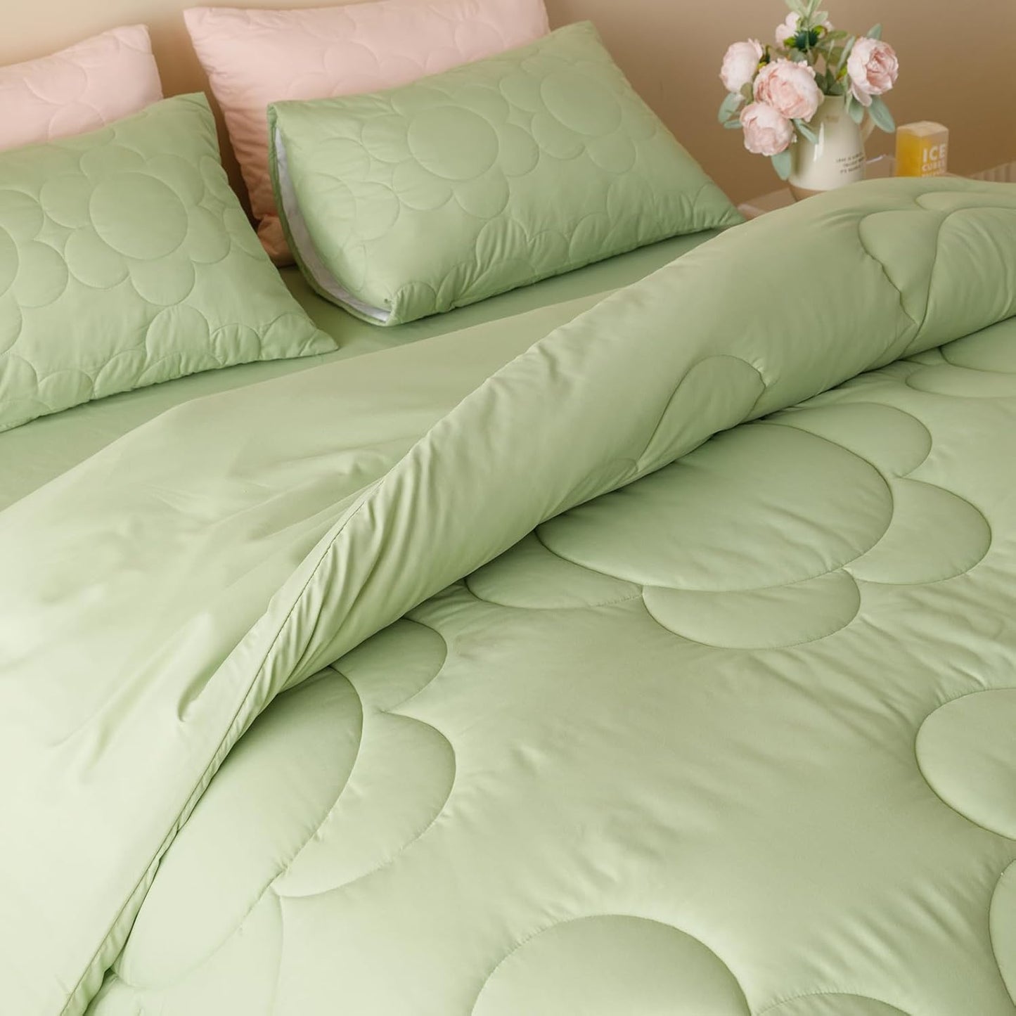 KAREVER Sage Flower Comforter Twin Green Sunflower Print Bed Twin Comforter Set 3 Pieces Sage Floral Comforter Set for Boys Girls Teens Bedroom Decor All Season Hotel Quality Comforter Set