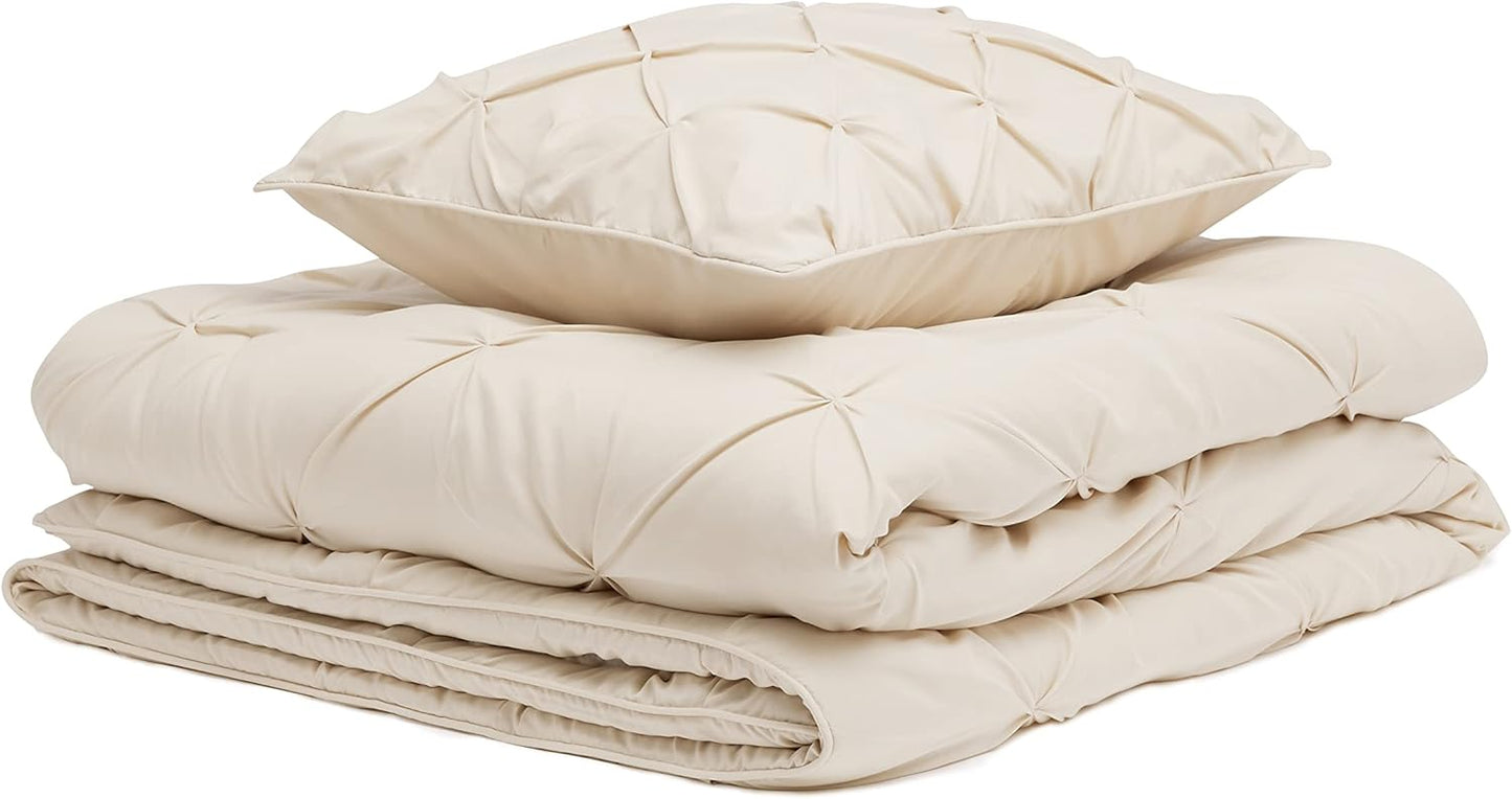 Amazon Basics Soft, Lightweight 2 Piece All-Season Down-Alternative Comforter Bedding Set, Pinch Pleat, Twin/TwinXL, Beige, Geometric