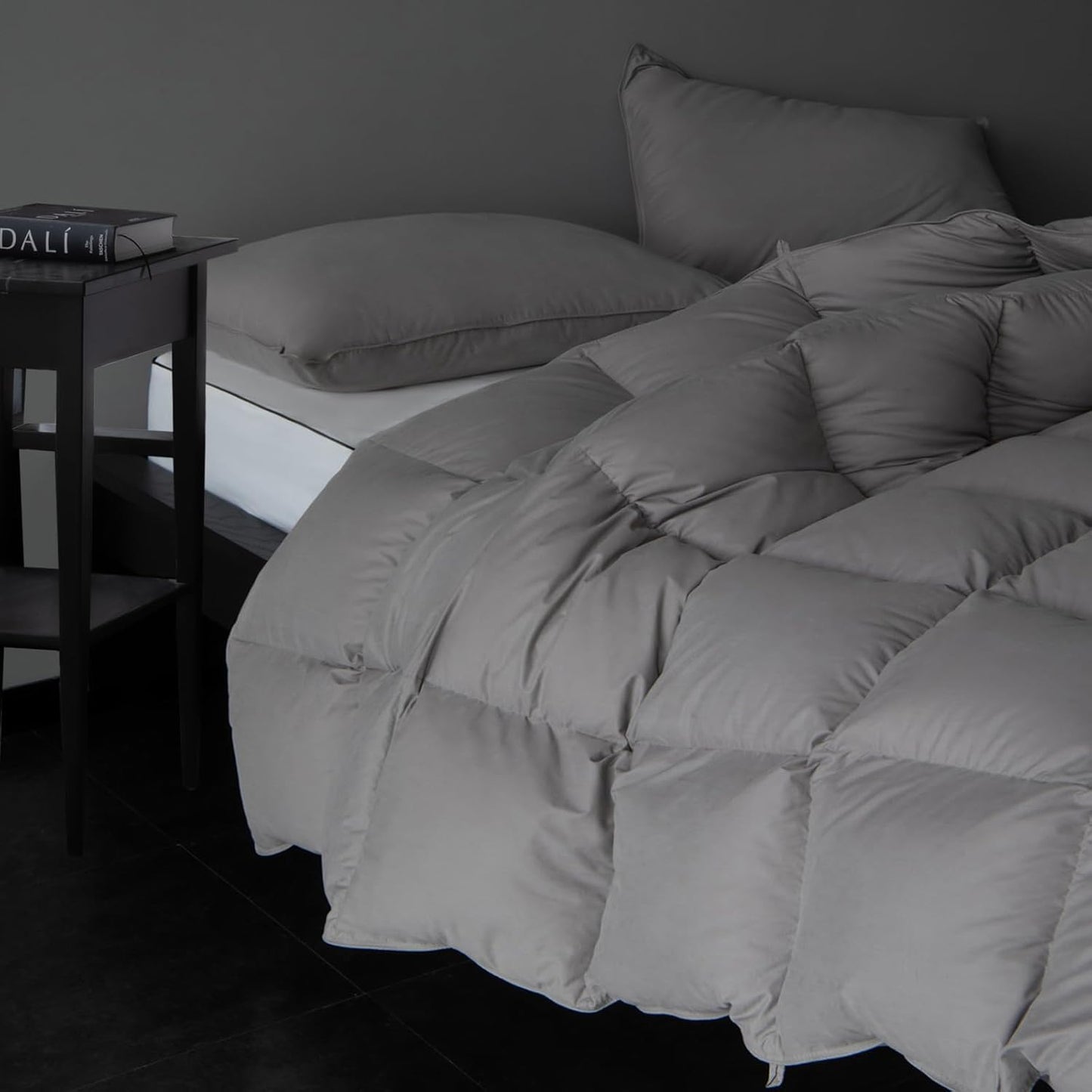 Luxury Down Fiber Comforter Oversized King Size - Fluffy and Cozy Duvet Insert for All Seasons - Medium Warmth Hotel Collection Comforters，Gray(120 X 98”)