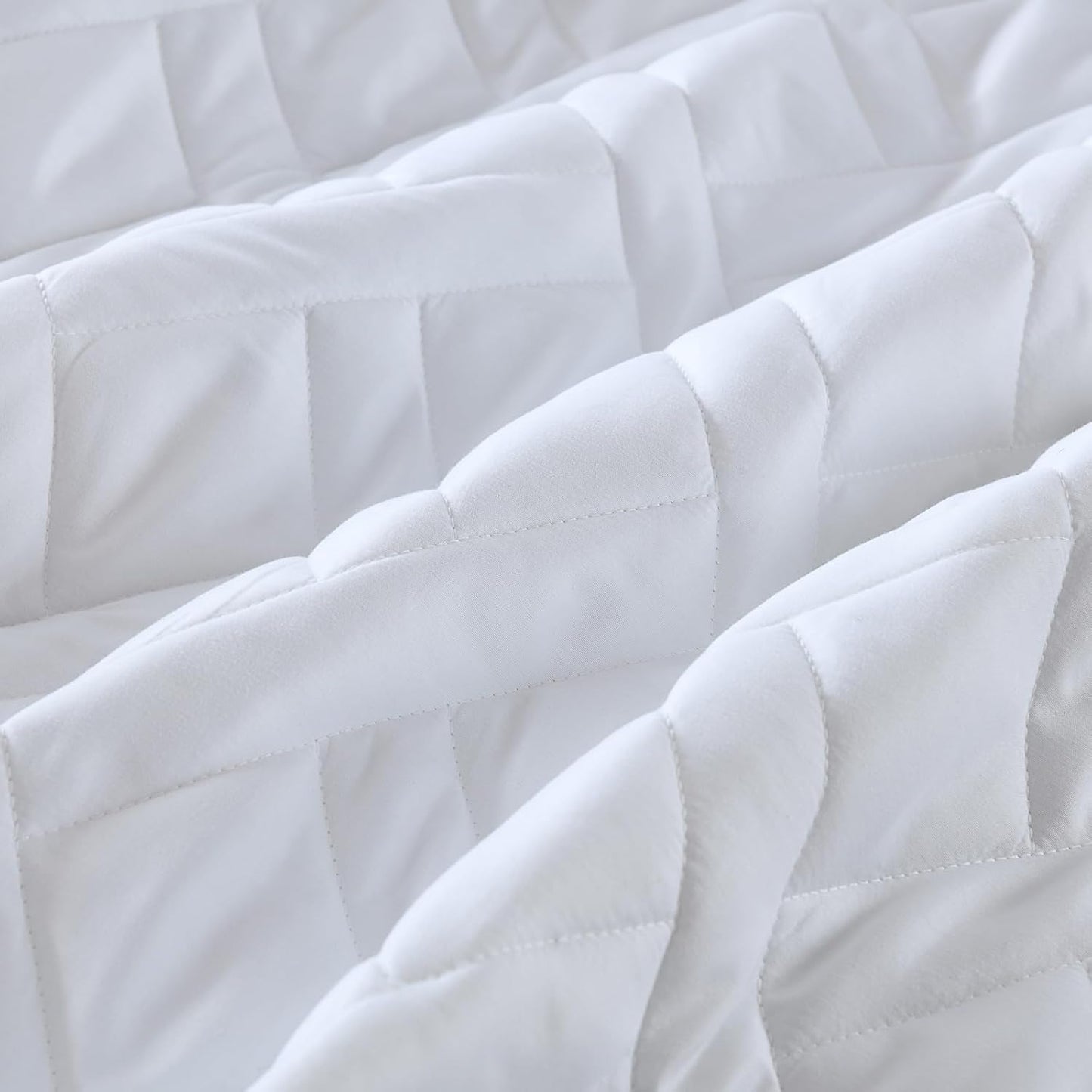HORIMOTE HOME Quilt Set Twin Size White, Classic Geometric Diamond Stitched Pattern, Ultra Soft Microfiber Lightweight Bedding Set Bedspread Coverlet for All Season (1 Quilt and 1 Pillow Sham)