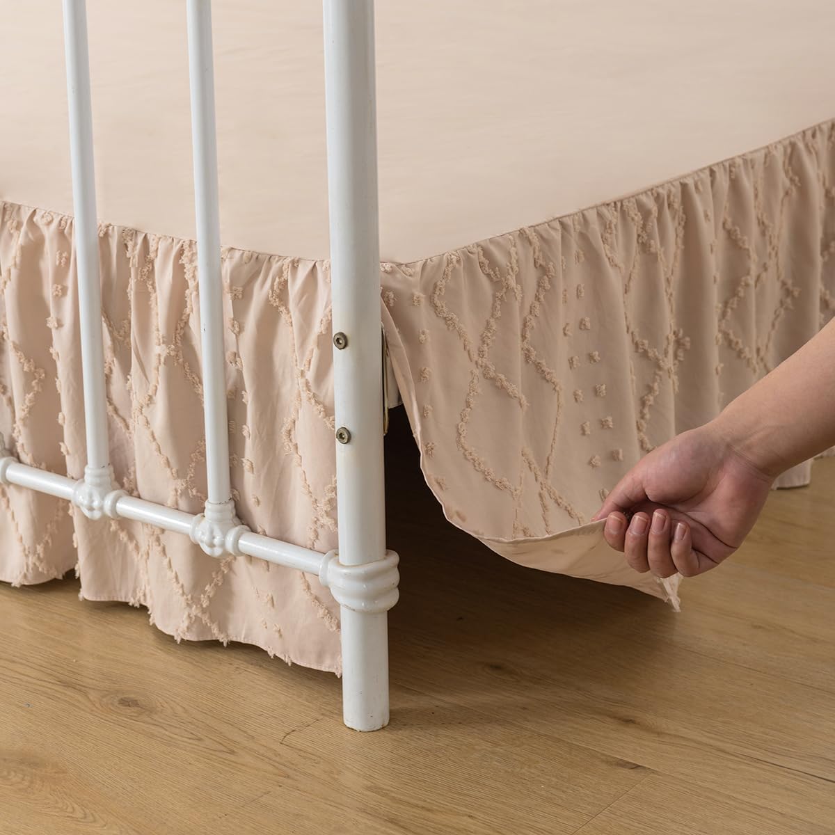 Bed Skirt Queen Size Ruffled Bed Skirt with Split Corners, 18 Inch Drop Dust Ruffle Bed Skirts with Platform, Boho Tufted Shabby Chic Queen Size Bed Skirts, Cream