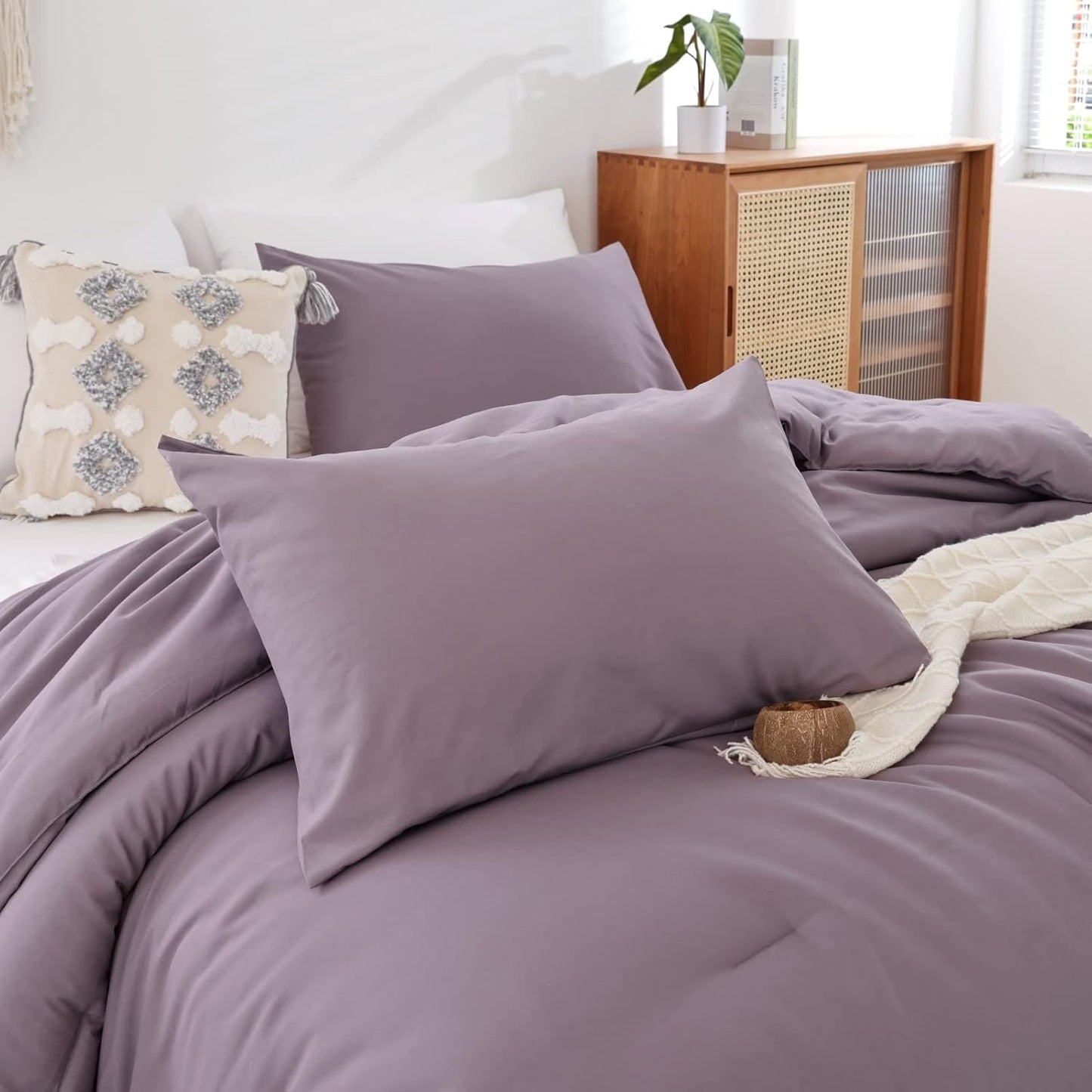 ROSGONIA Dusty Purple Comforter Set Queen, 3pcs (1 Boho Comforter & 2 Pillowcases) All Season Bedding Lightweight Bedspread Blanket Quilt Bed