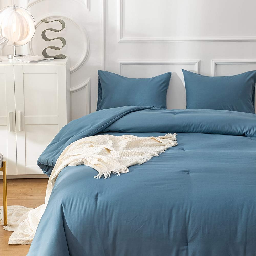 KAREVER Lake Blue Comforter Set Cal King Solid Blue Bedding Quilt Set Men Bright Blue Blanket Women Lightweight Breathable Durable Comforter Set