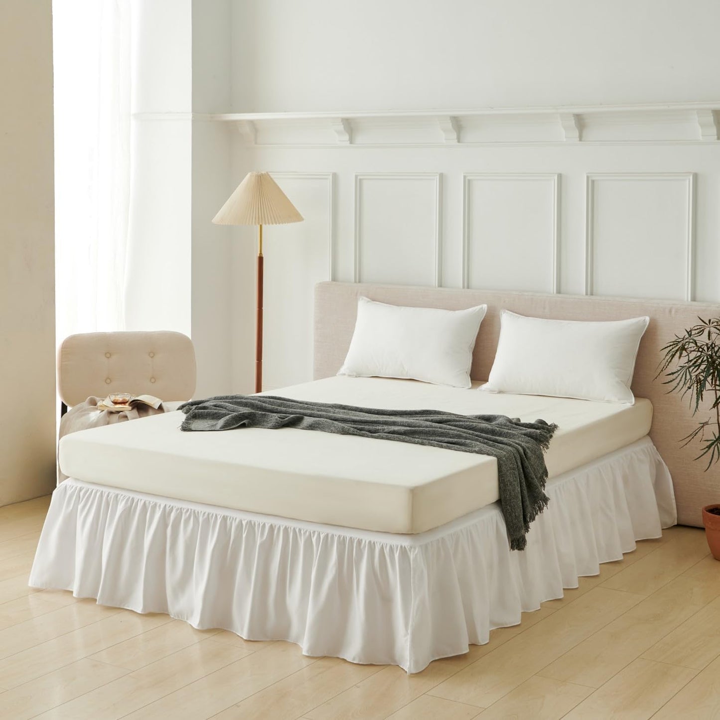 Bed Skirt Queen Size Ruffled Bed Skirt with Split Corners, Queen Bed Skirts 18 Inch Drop with Platform, White, 18'' Queen ﻿