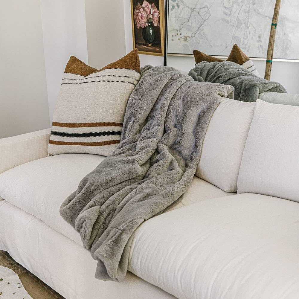Minky Designs Ash Gray Minky Blanket – Ultra Soft Faux Fur Throw Blanket for Couch, Bed & Home – Fluffy, Warm & Luxurious – Posh Collection (Medium, 50x60)