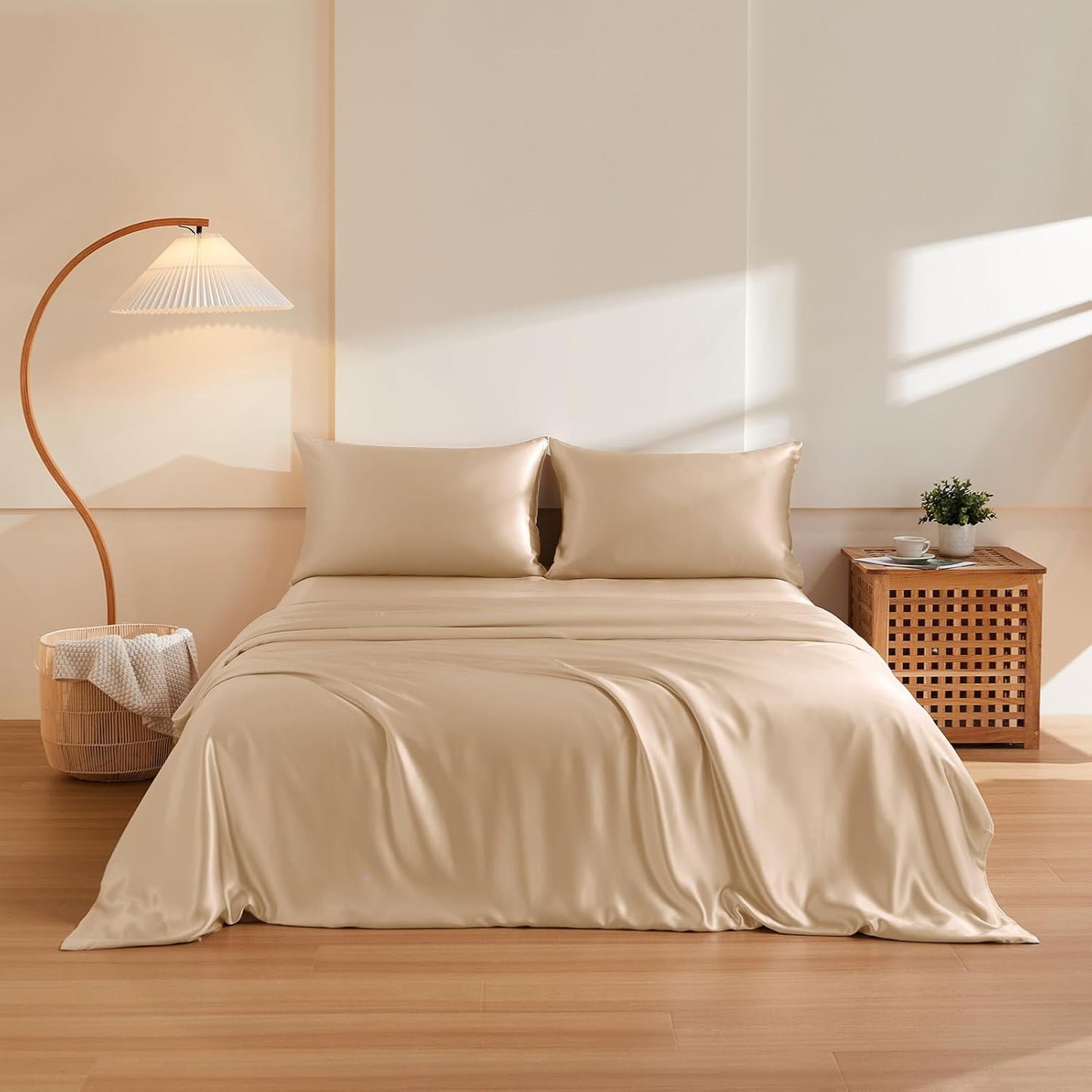 THXSILK 100% Pure Mulberry Silk Duvet Cover Set 3 Piece, 6A+ Grade Luxury Soft Bedding Silk Sheets for Hair and Skin, 1 Pcs Duvet/Quilt/Comforter Cover with 2 Zippered Pillowcases (Champagne, King)