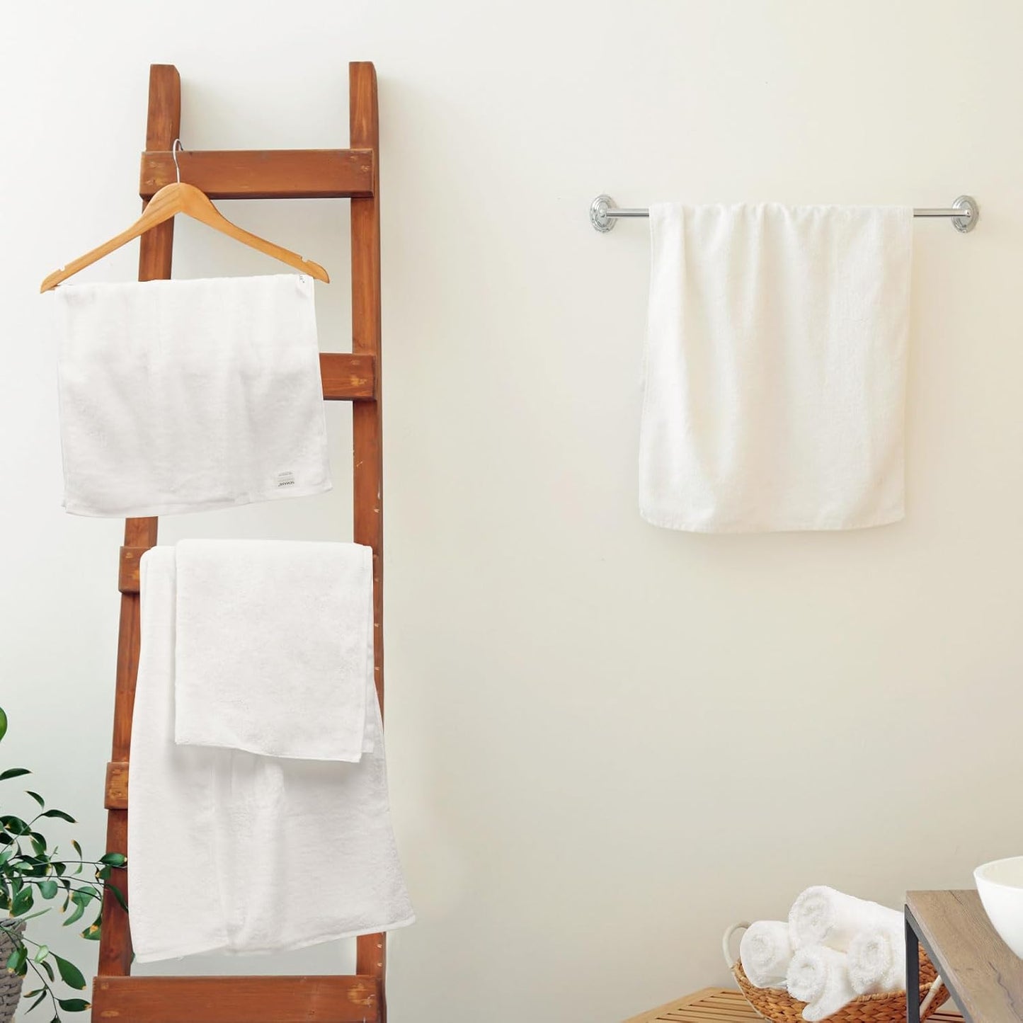 SEMAXE White Bath Towel Set, 100% Cotton Bathroom Towels with Hanging Loops, Luxury 8 Piece Towel Set Include 2 Bath Towels, 2 Hand Towels, 4 Washcloths