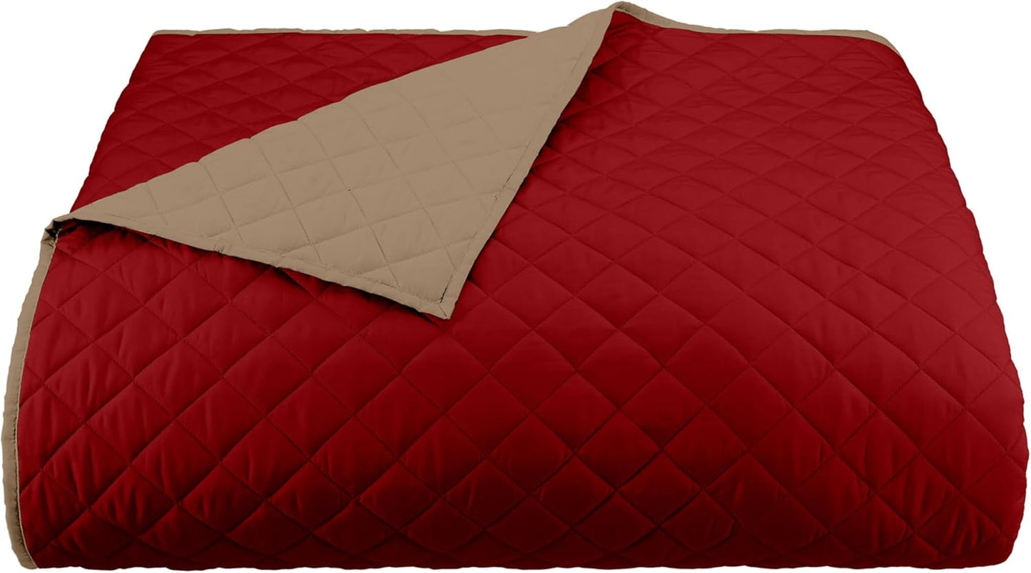Martex Reversible Coverlet – Full Queen Size Quilt - Lightweight Full Size Bedding– Durable Queen Size Quilts for Bed – Soft - Easy Care Bedding – Khaki/Red