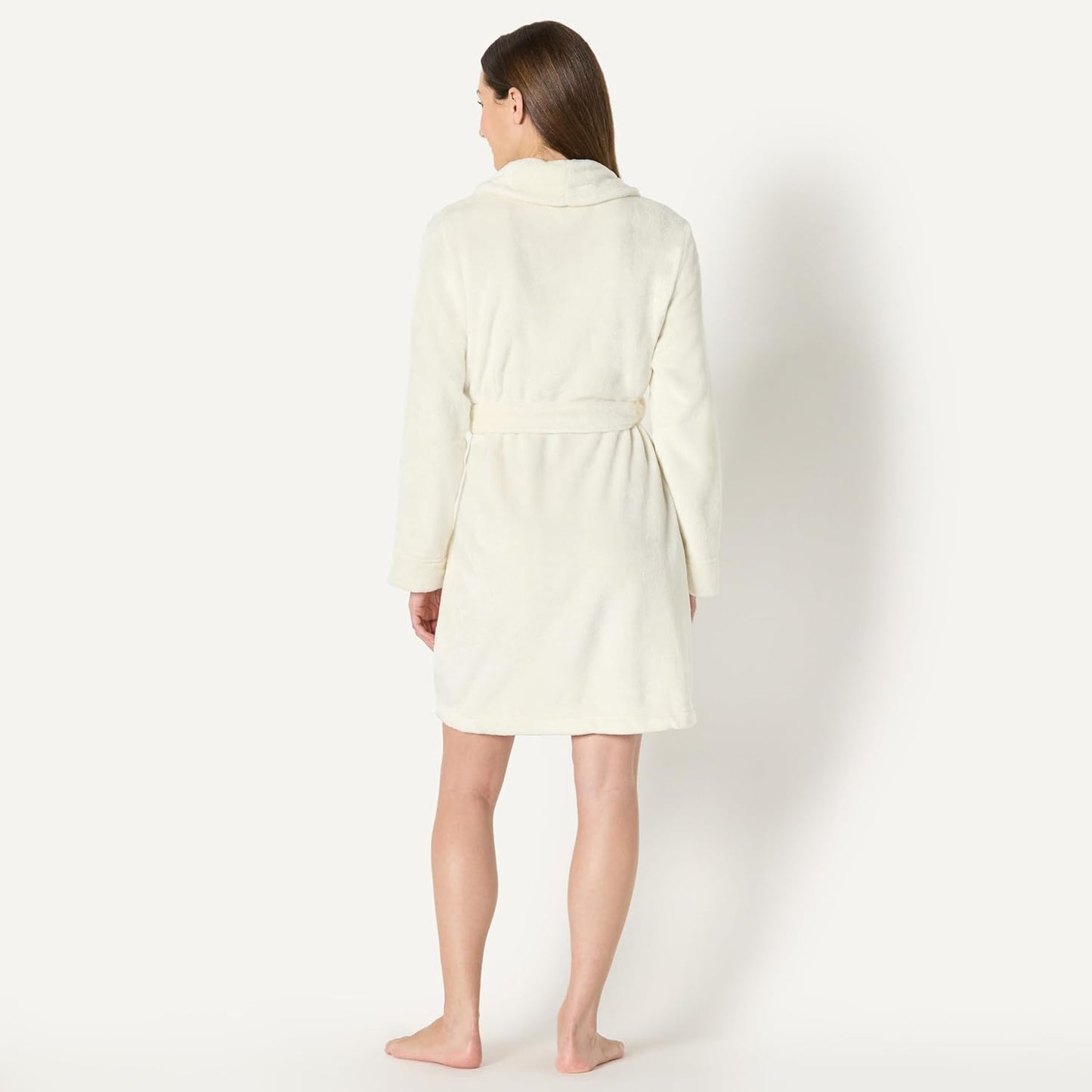 Amazon Essentials Women's Mid-Length Plush Robe (Available in Plus Size)