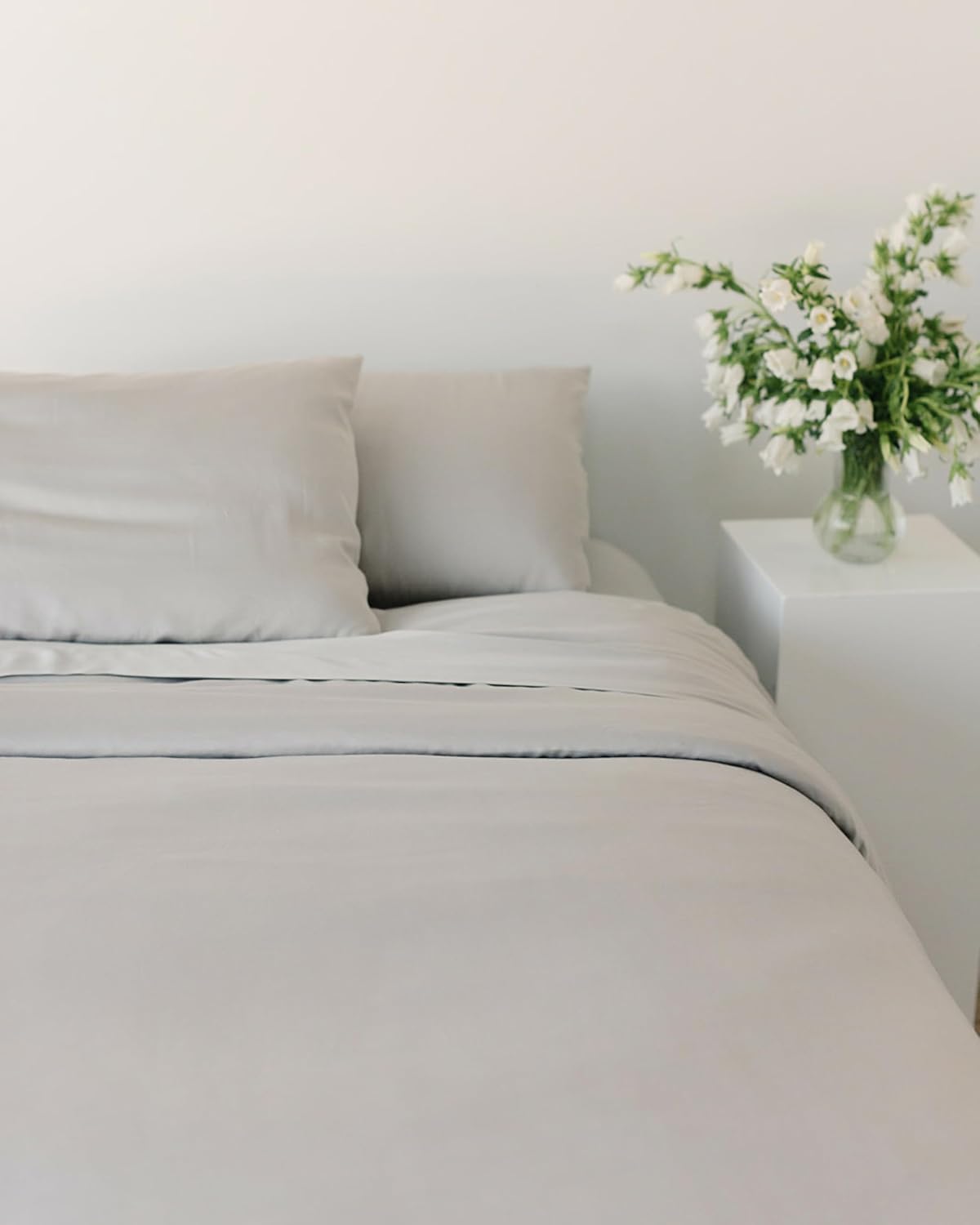 Cozy Earth Luxury Duvet Cover King - 100% Viscose from Bamboo - Ultra-Soft, Cooling & Lightweight Duvet Cover - Temperature-Regulating Bedding with Concealed Zip & Interior Snap Closures - Light Grey