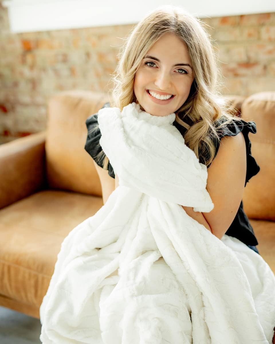 Minky Couture Sorbet Blanket - Ultra-Soft Throw for Silky Smooth Comfort - Premium Decorative Throw Blanket - Midweight, Breathable Fabric - Machine Washable Grande, Vanilla
