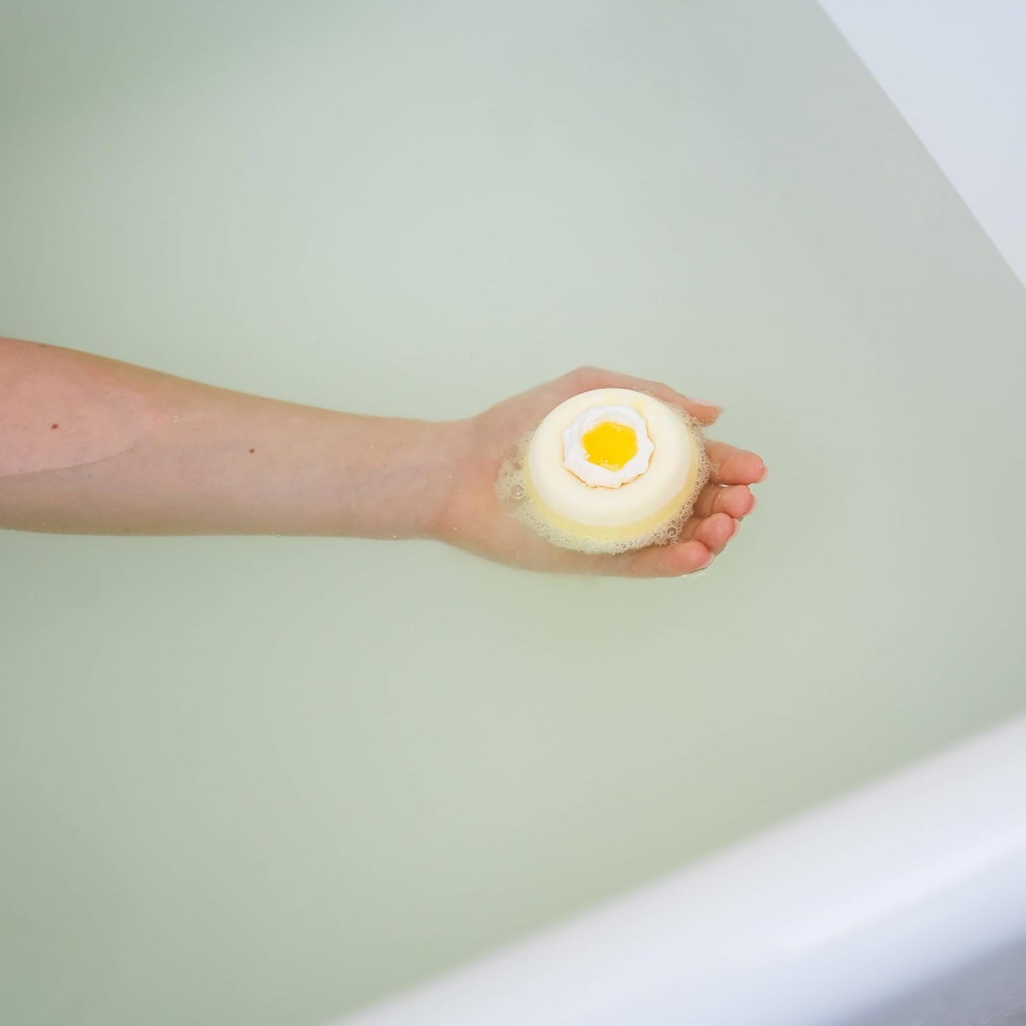 ANIHANA Bath Bomb with Coconut Oil, Paraben Free, Hand-Crafted Luxury Fizzers, Refreshing Manuka Honey Scent, 6.3 oz