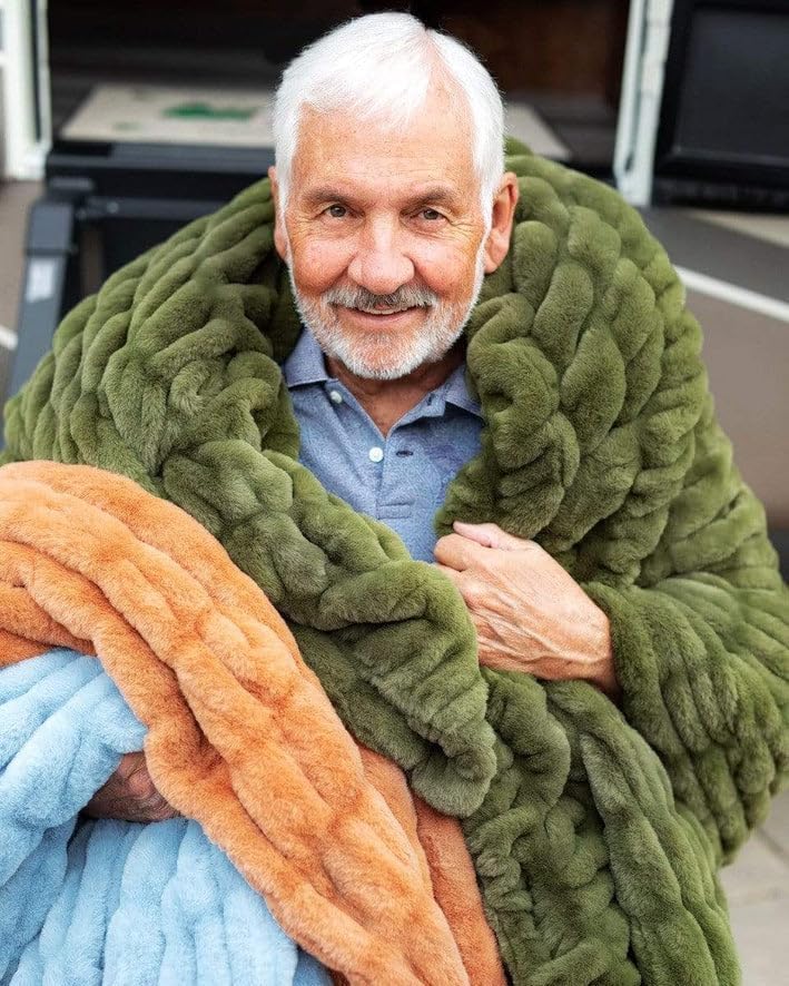Minky Couture Hugs Blanket - Extra Plush Blanket for Premium Gifting - Stretchy Bubbled Cozy Throw - Silky Smooth - Durable & Machine-Washable - Travel-Friendly - Travel, Camp Green