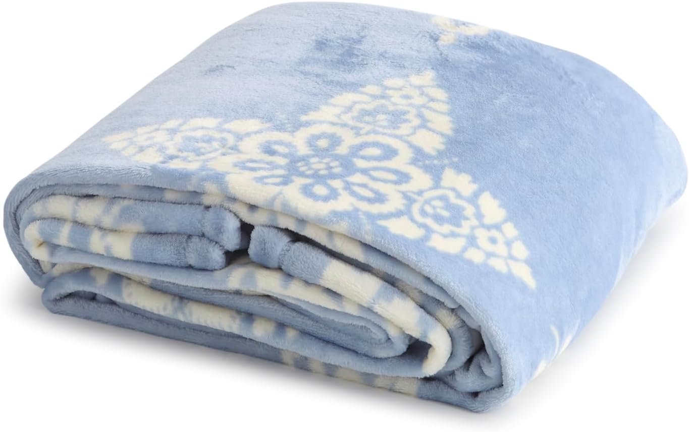 Vera Bradley Women's Disney Fleece Plush Throw Blanket