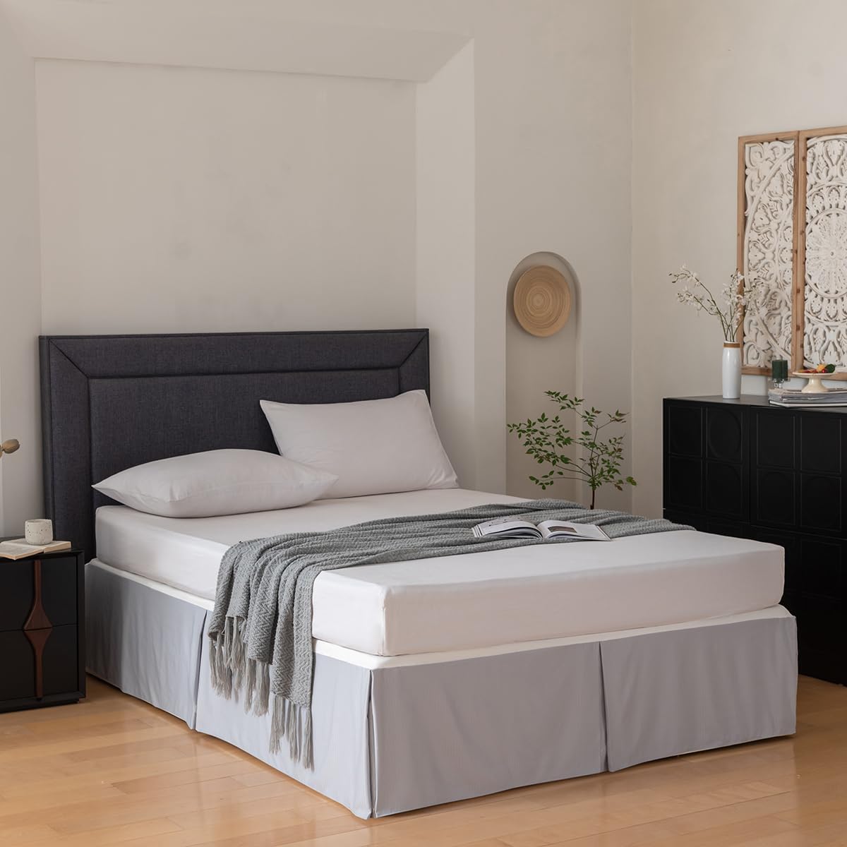 Queen Bed Skirt, Grid Plaid Soft Quadruple Pleated Ruffle Bed Skirt, Tailored Dust Ruffle 16 Inch Drop Easy Fit, Machine Washable (Silver Grey)