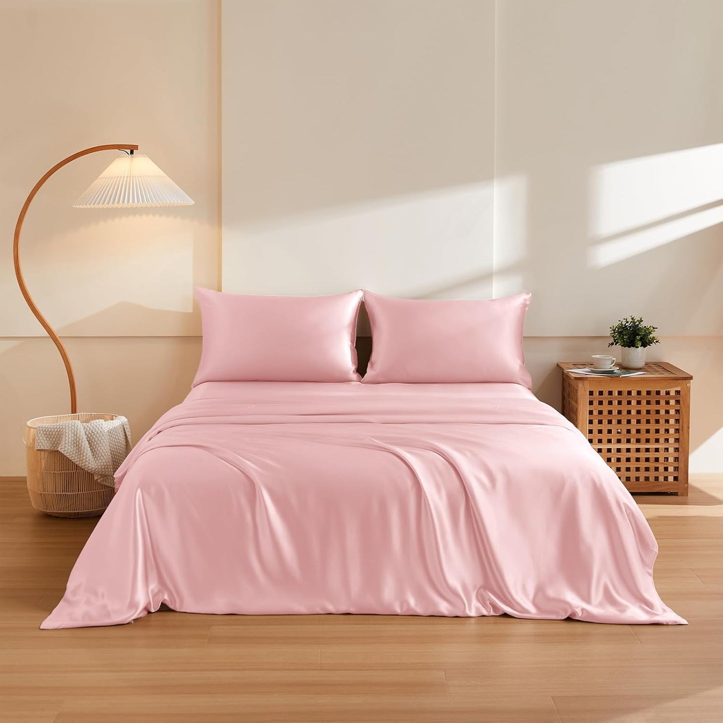 THXSILK 100% Pure Mulberry Silk Duvet Cover Set 3 Piece, 6A+ Grade Luxury Soft Bedding Silk Sheets for Hair and Skin, 1 Pcs Quilt/Comforter Cover with 2 Zippered Pillowcases (Charming Pink, Cal. King)