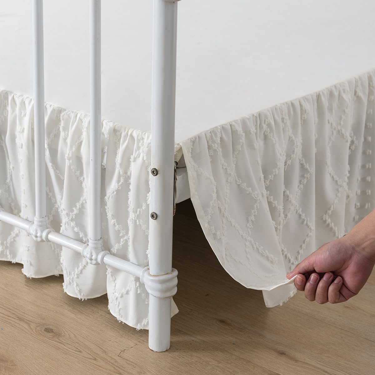 Bed Skirt King Size Ruffled Bed Skirt with Split Corners, 18 Inch Drop Dust Ruffle Bed Skirts with Platform, Boho Tufted Shabby Chic King Size Bed Skirts, Ivory