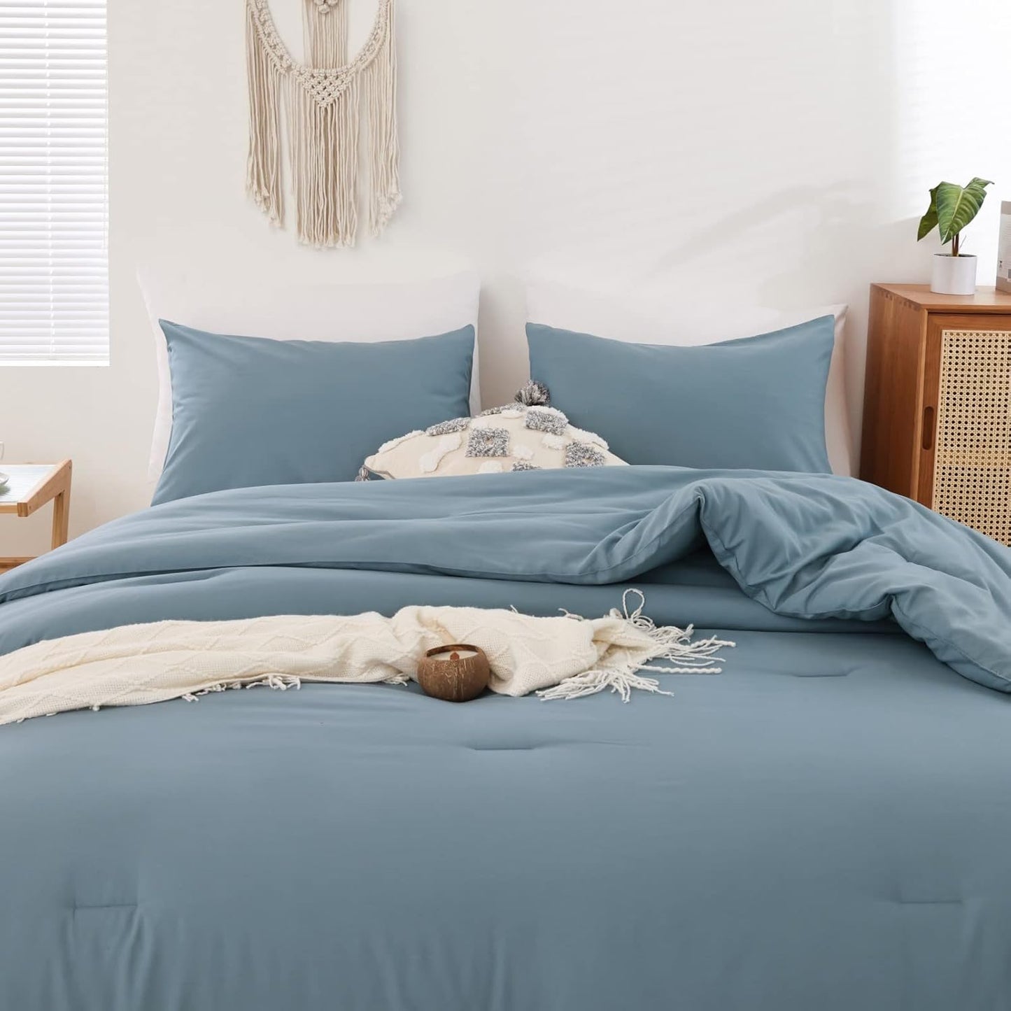 ROSGONIA Dusty Blue Comforter Set Queen, 3pcs(1 Boho Blue Comforter & 2 Pillowcases) All Season Soft Bedding Lightweight Bedspread Blanket Quilt