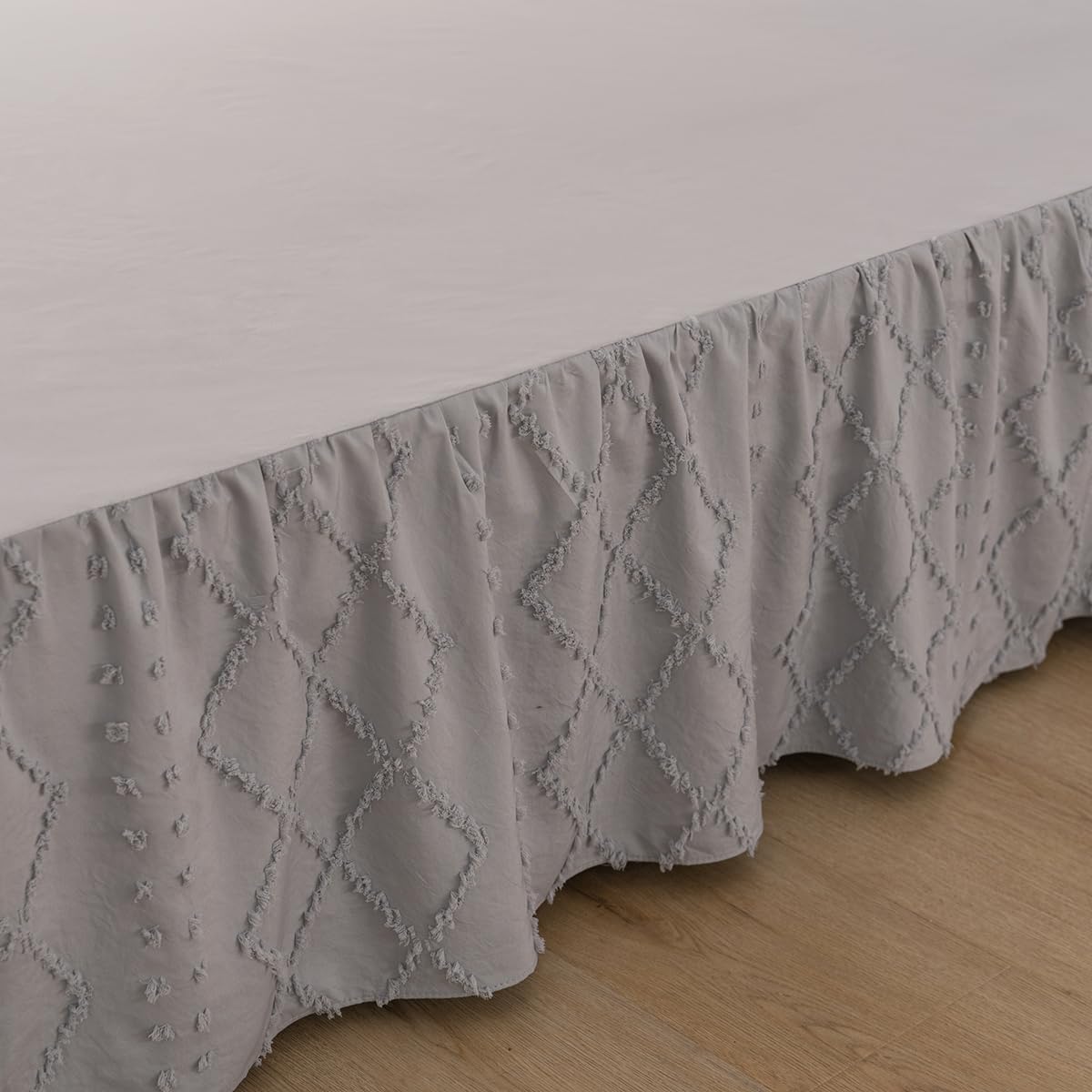 Bed Skirt Queen Size Ruffled Bed Skirt with Split Corners, 14 Inch Drop Dust Ruffle Bed Skirts with Platform, Boho Tufted Shabby Chic Full Size Bed Skirts, Light Grey