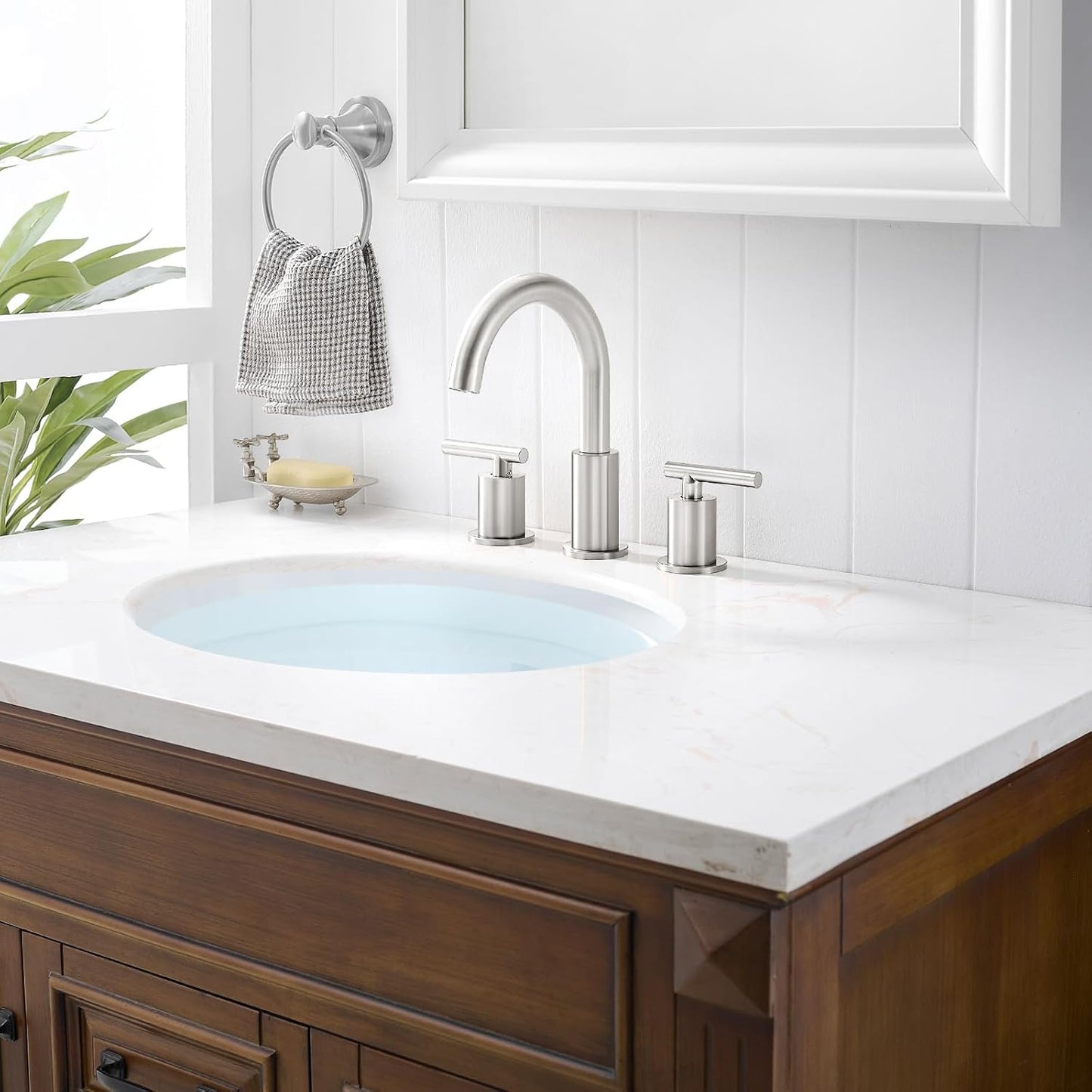 8 Inch Widespread Bathroom Faucet 3 Hole with Pop-up Drain, 2 Handle Bathroom Sink Faucet, Modern Vanity Faucet for Bathroom Sink with 360° Swivel Spout（Brushed Nickel）