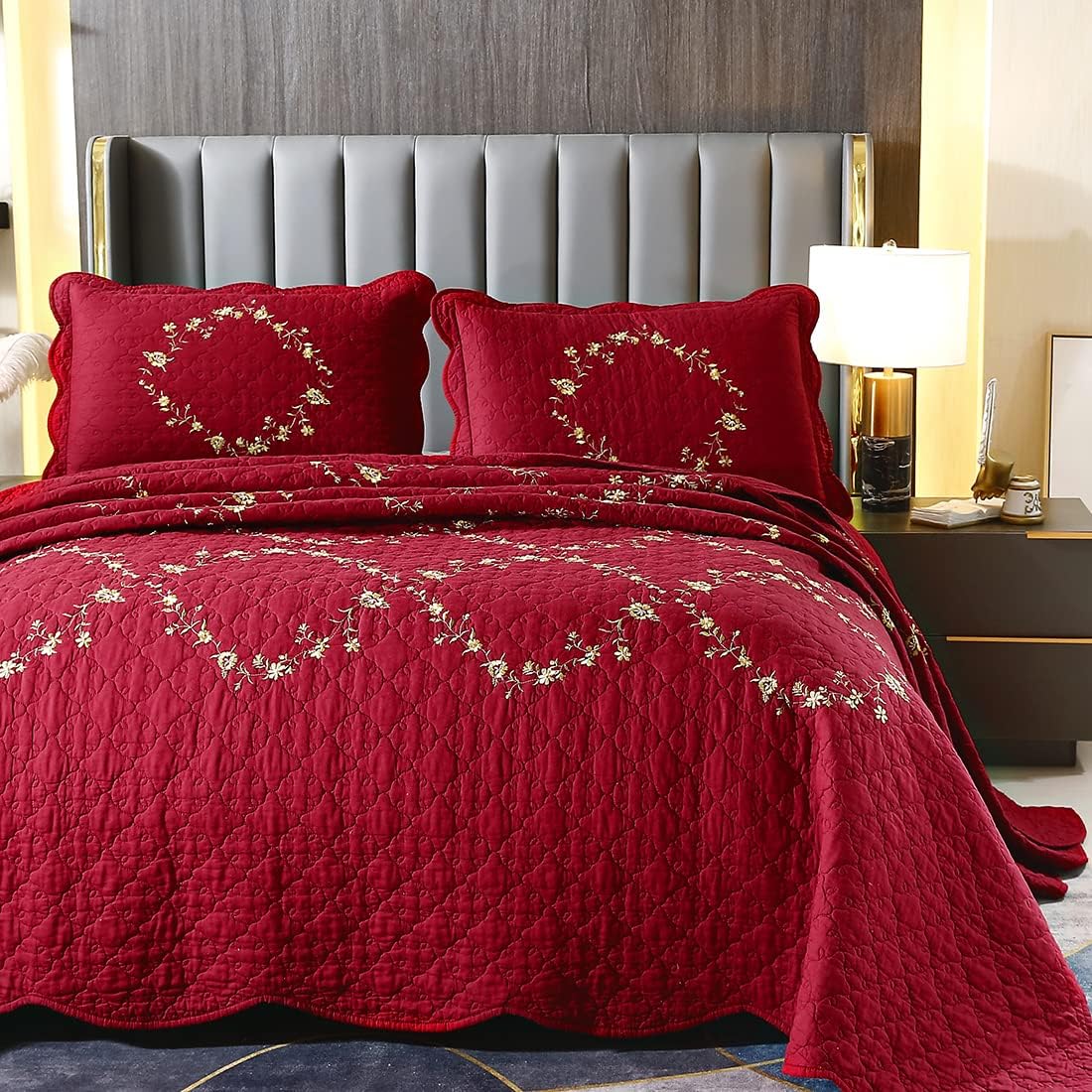 vctops 3-Piece Floral Embroidered Bedspread Coverlet Set Oversized Queen 100% Cotton Reversible Patchwork 1 Quilt and 2 Pillow Shams (Red,Oversize Queen)