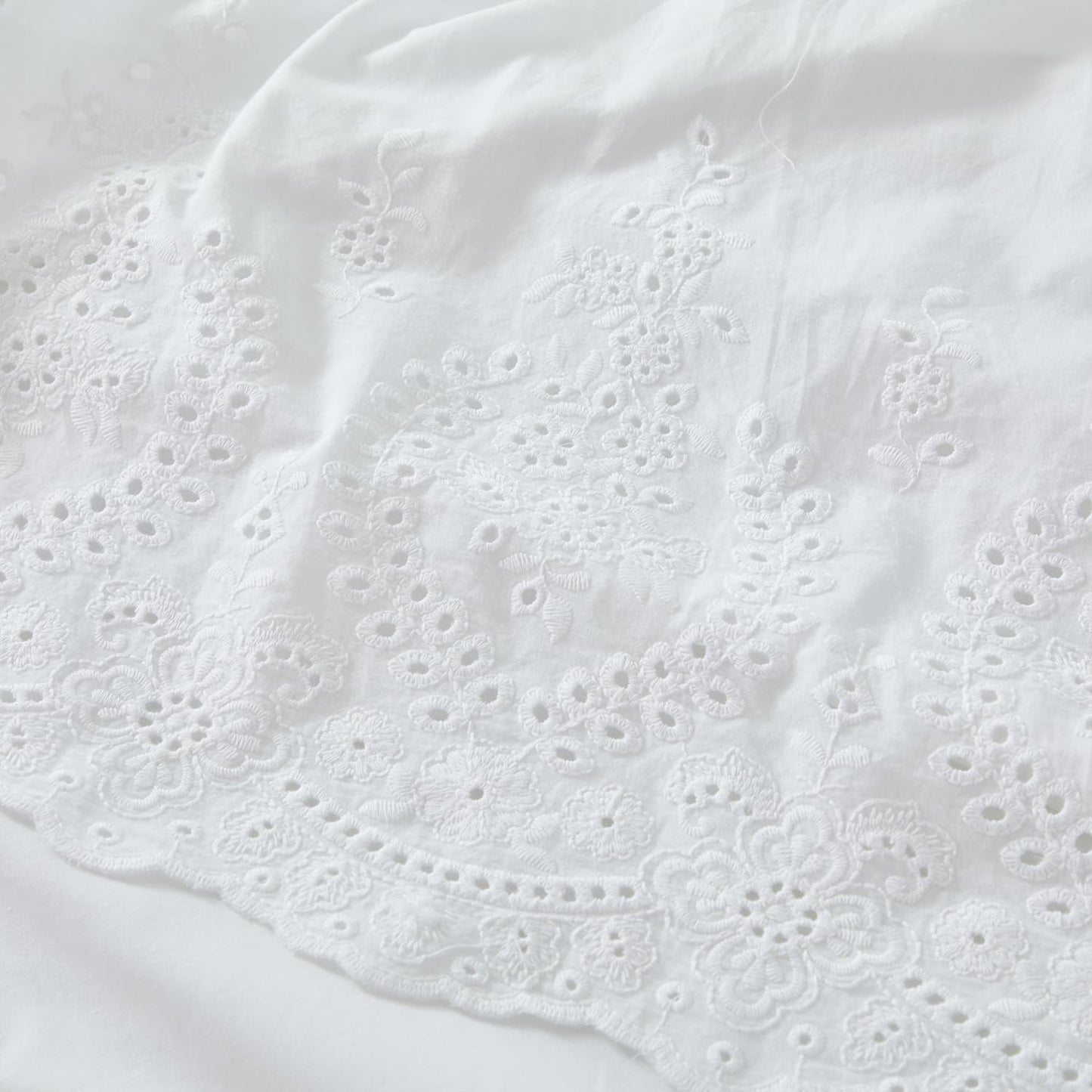 Brandream White Eyelet Bed Skirt King Size 100% Cotton Ruffled Dust Ruffle Bed Skirt 18 Inch Drop with Embroidered Floral Design Queen Size Beds