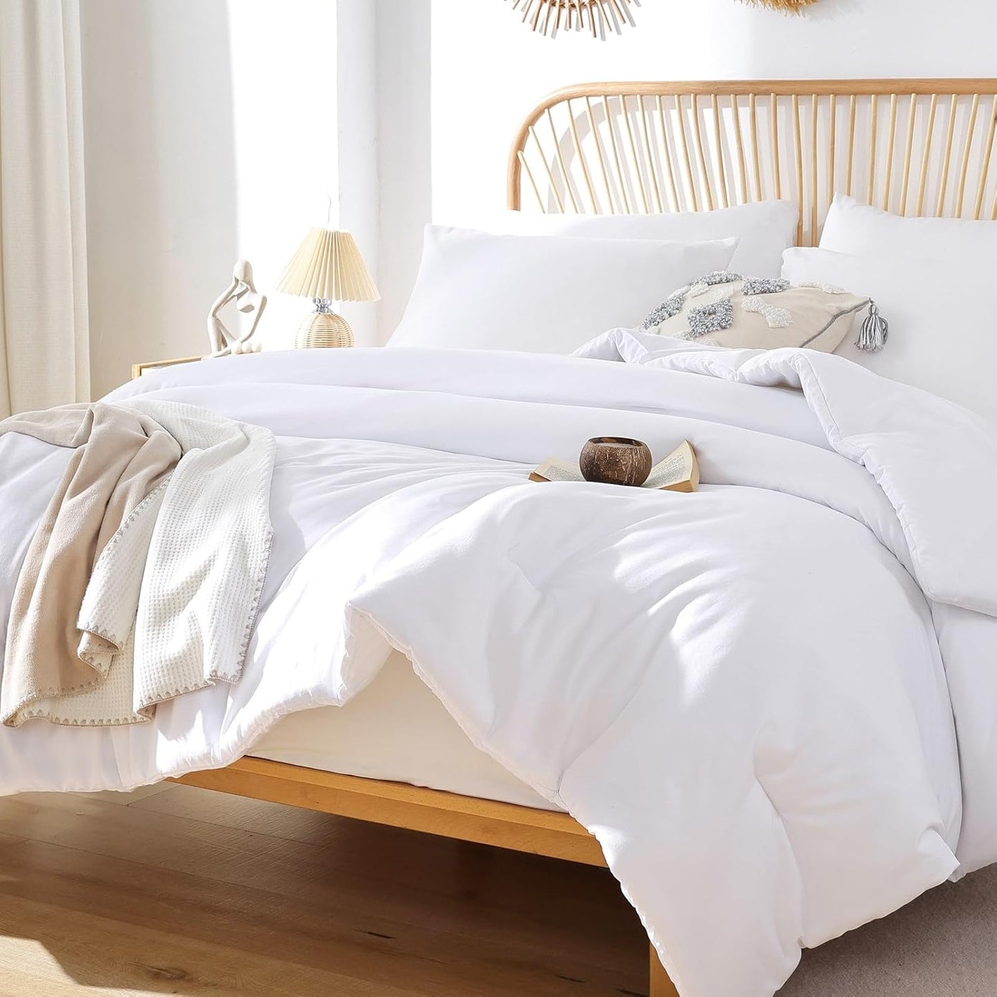 ROSGONIA Oversized King Comforter 128x120, 3pcs Super King Plus (1 White Comforter & 2 Pillowcases) Lightweight Oversized Bedding Set Blanket