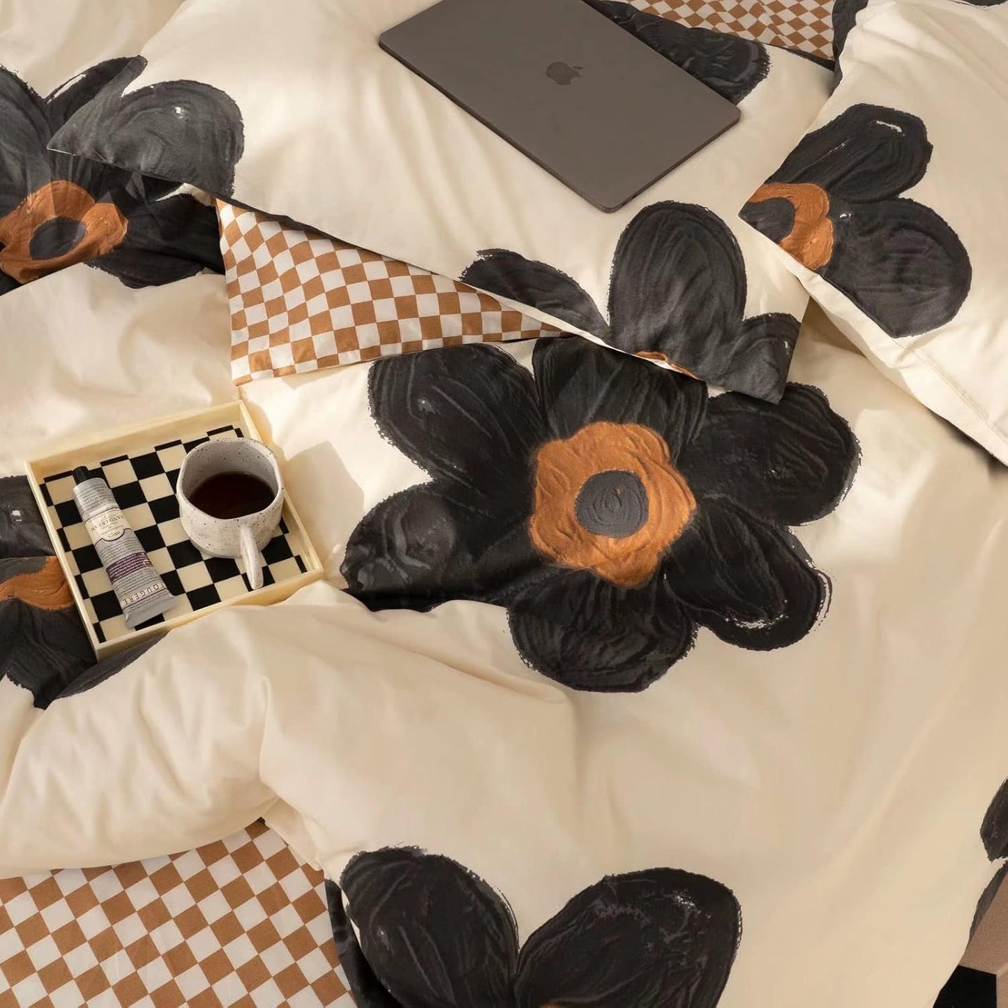 KAREVER Black Floral Comforter Set Black Botanical Bedding King Women Chic Blankets Lightweight Black Sunflower Reversible Bed Comforter Set King Size