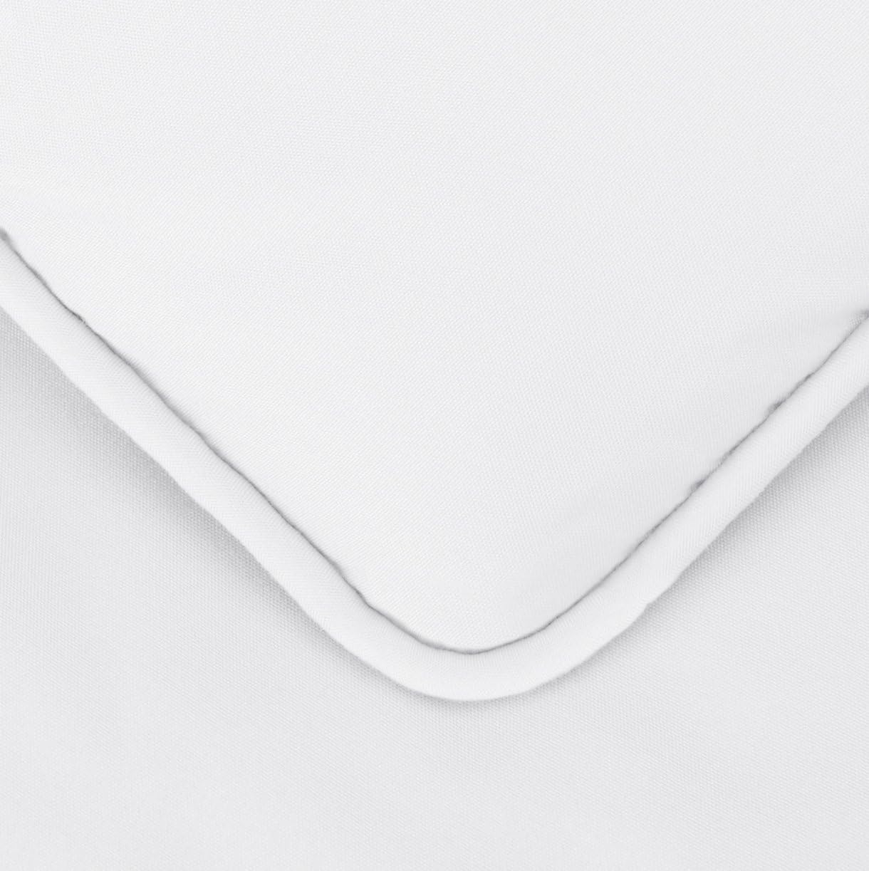 Amazon Basics King Size Soft, Lightweight Comforter Sets, All-Season Down-Alternative 3-Piece Bedding Set, Pinch Pleat Design, Bright White