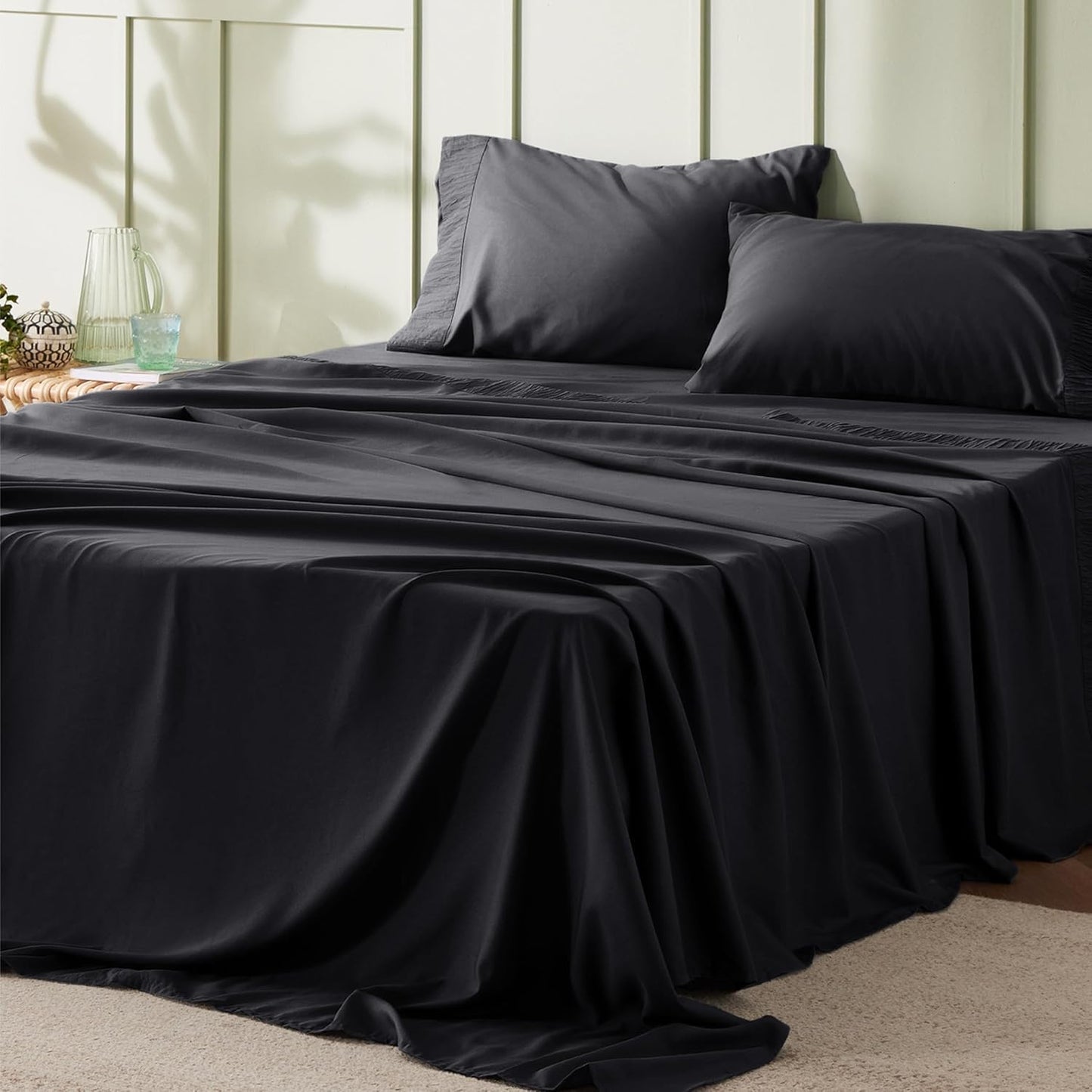 Bedsure Twin Sheets Set - 3 Pieces Soft Twin Bed Sheets - Breathable & Cooling - Hotel Luxury - Easy Care Polyester Microfiber Bedding for Women, Men, Black